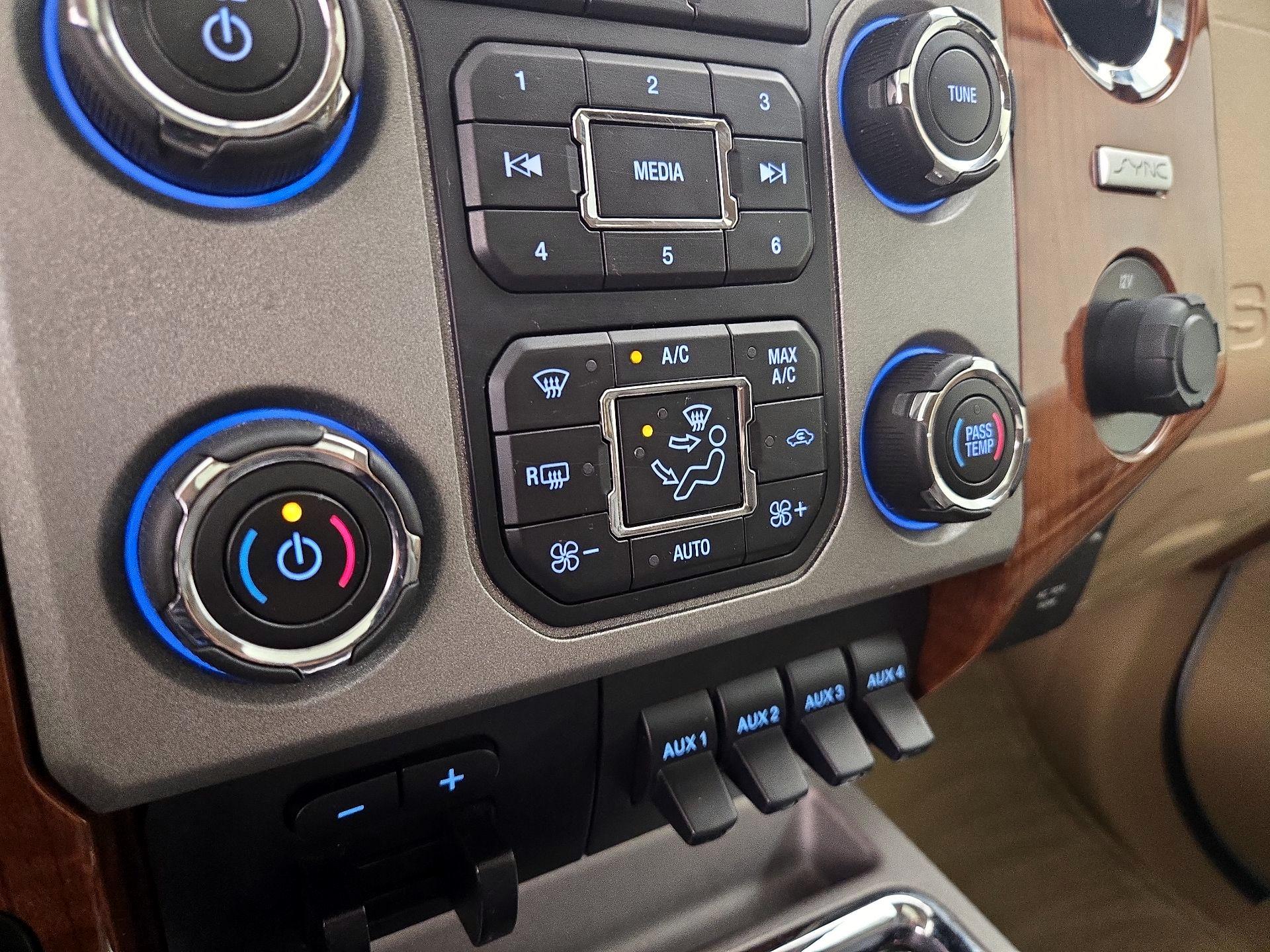 Thumbnail: 2015 Ford F-250 - 16