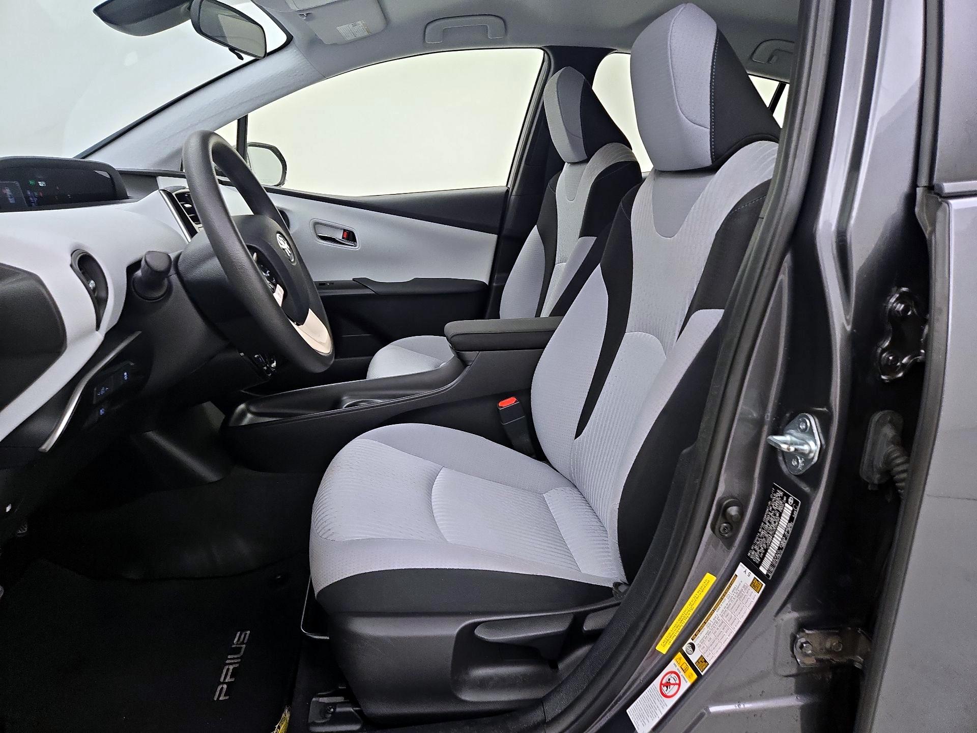 Thumbnail: 2017 Toyota Prius - 11