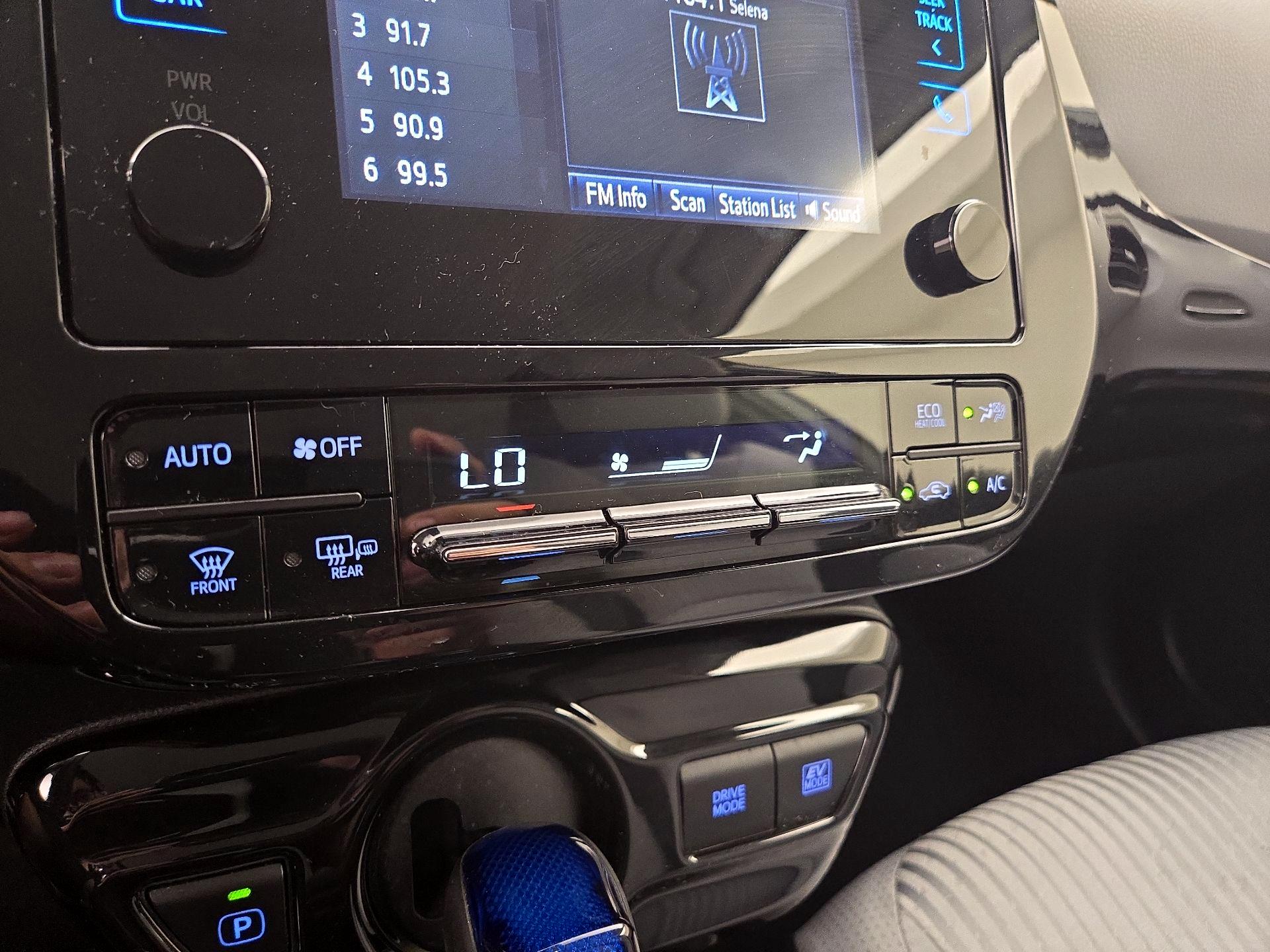 Thumbnail: 2017 Toyota Prius - 16