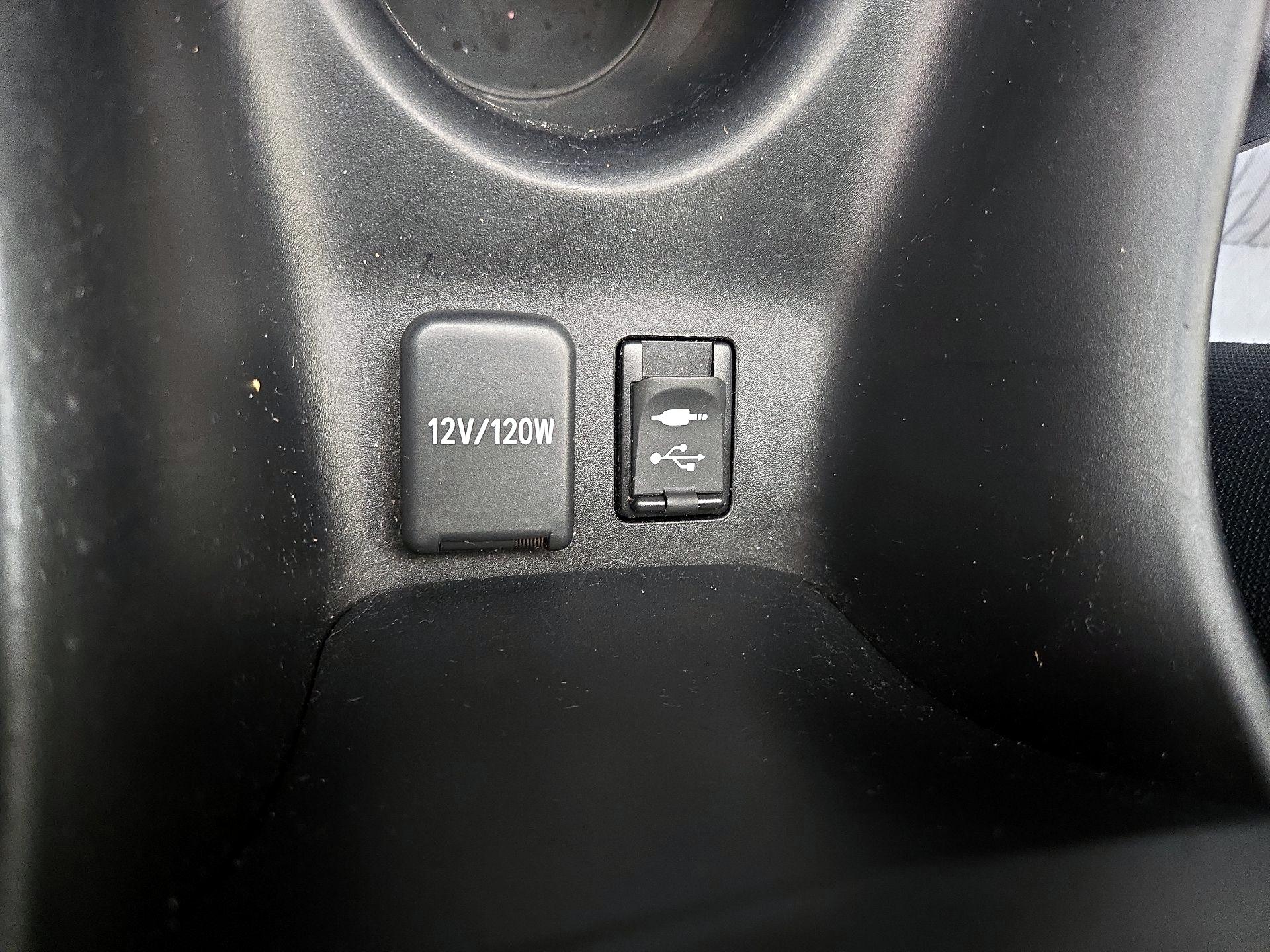 Thumbnail: 2017 Toyota Prius - 18