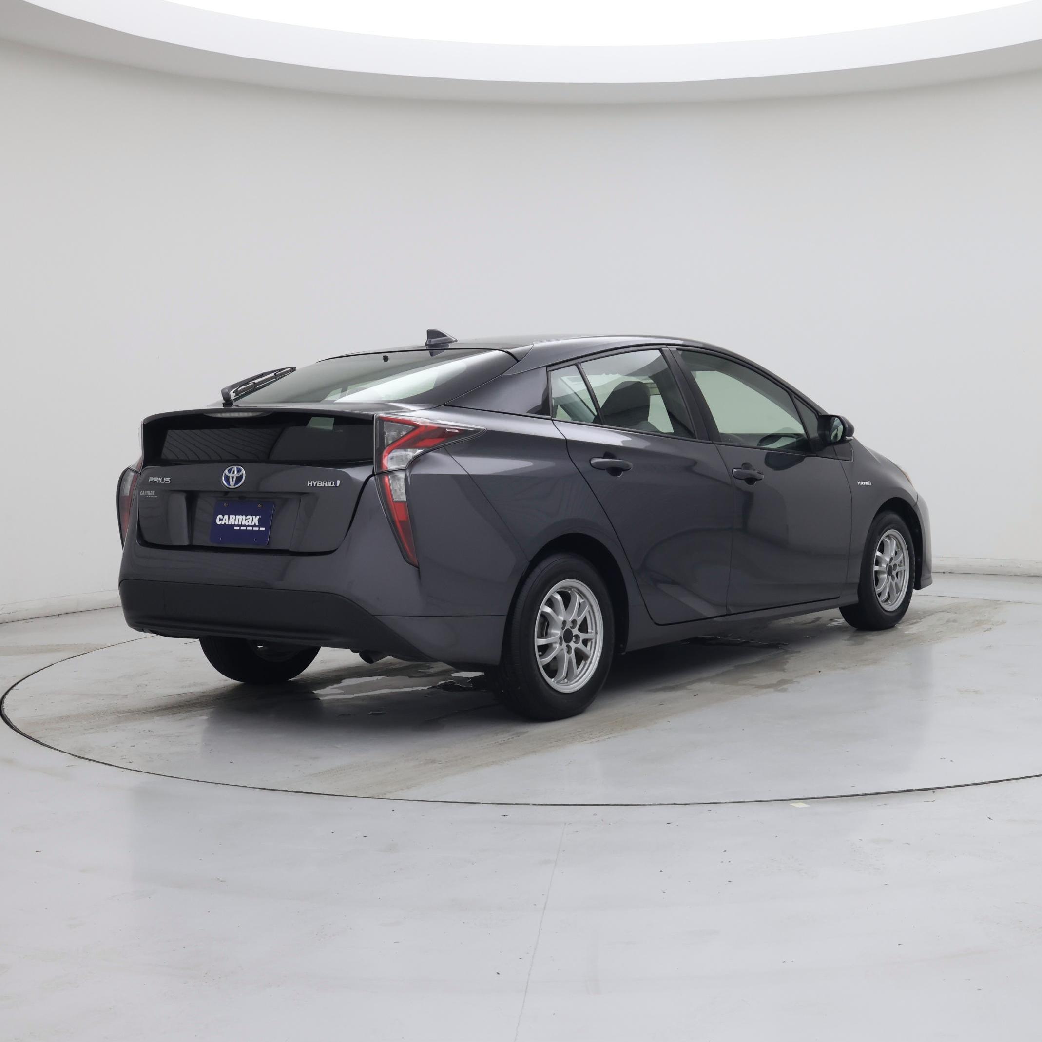 Thumbnail: 2017 Toyota Prius - 8