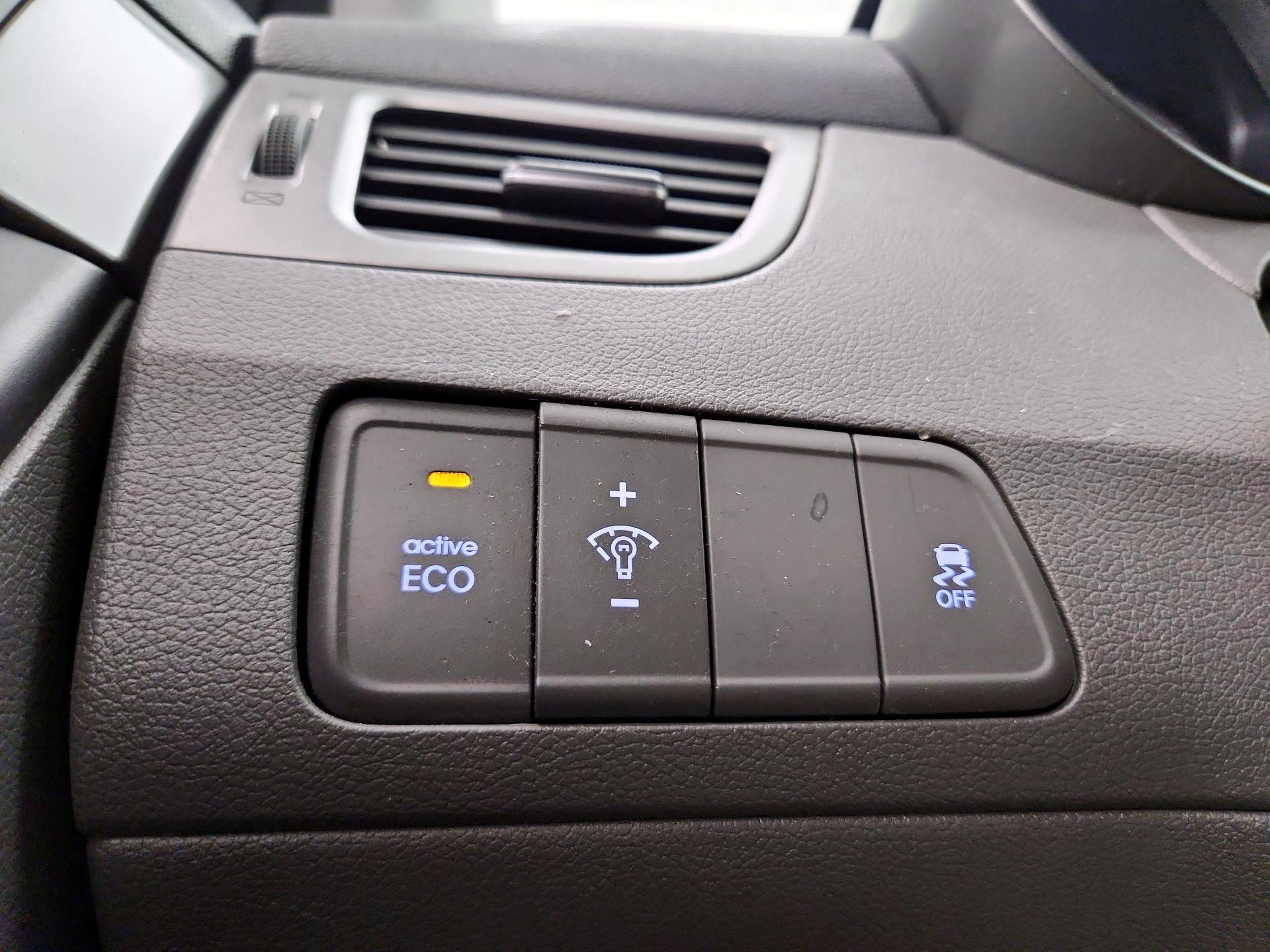 Thumbnail: 2014 Hyundai Elantra - 13