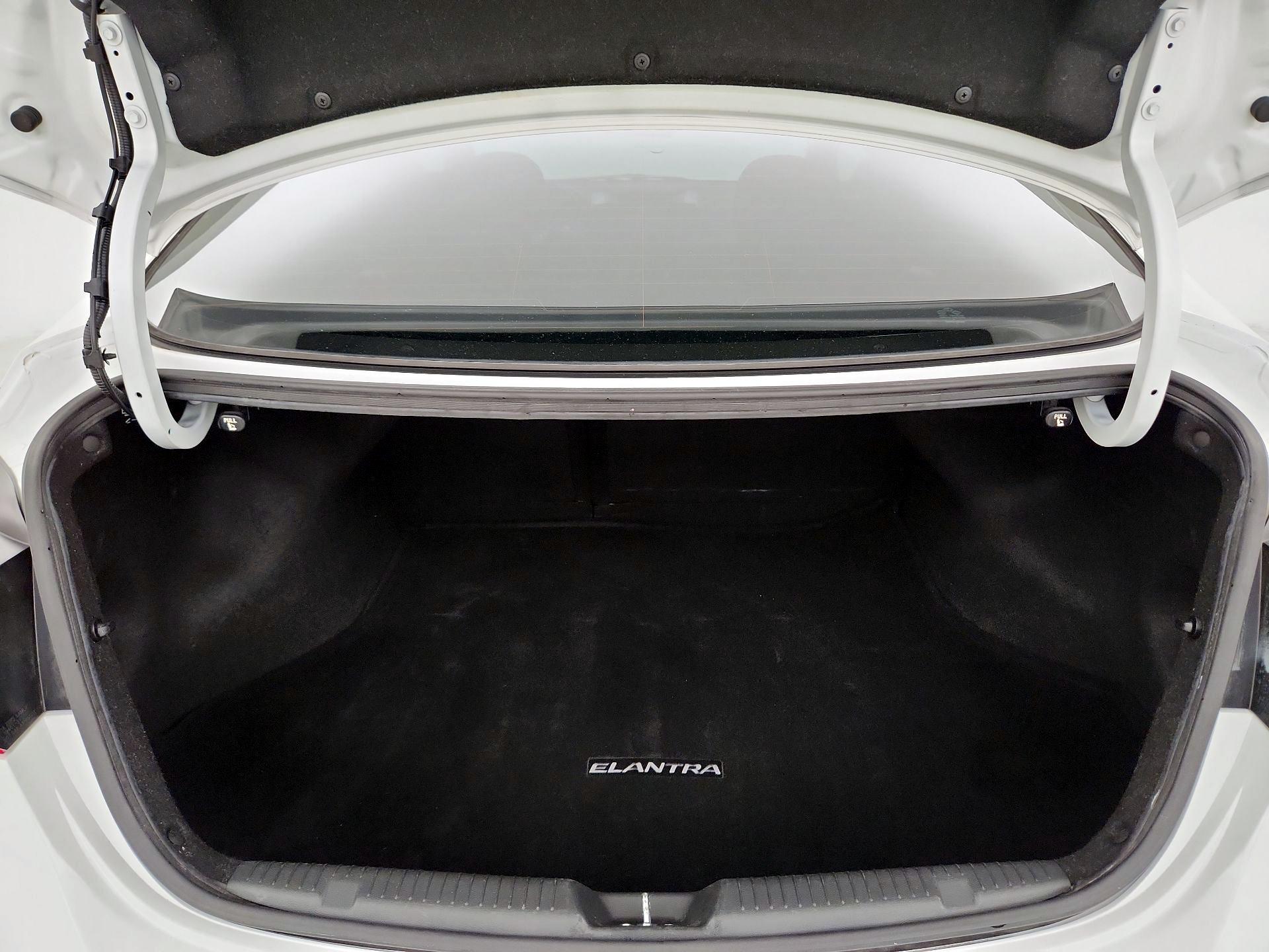 Thumbnail: 2014 Hyundai Elantra - 20