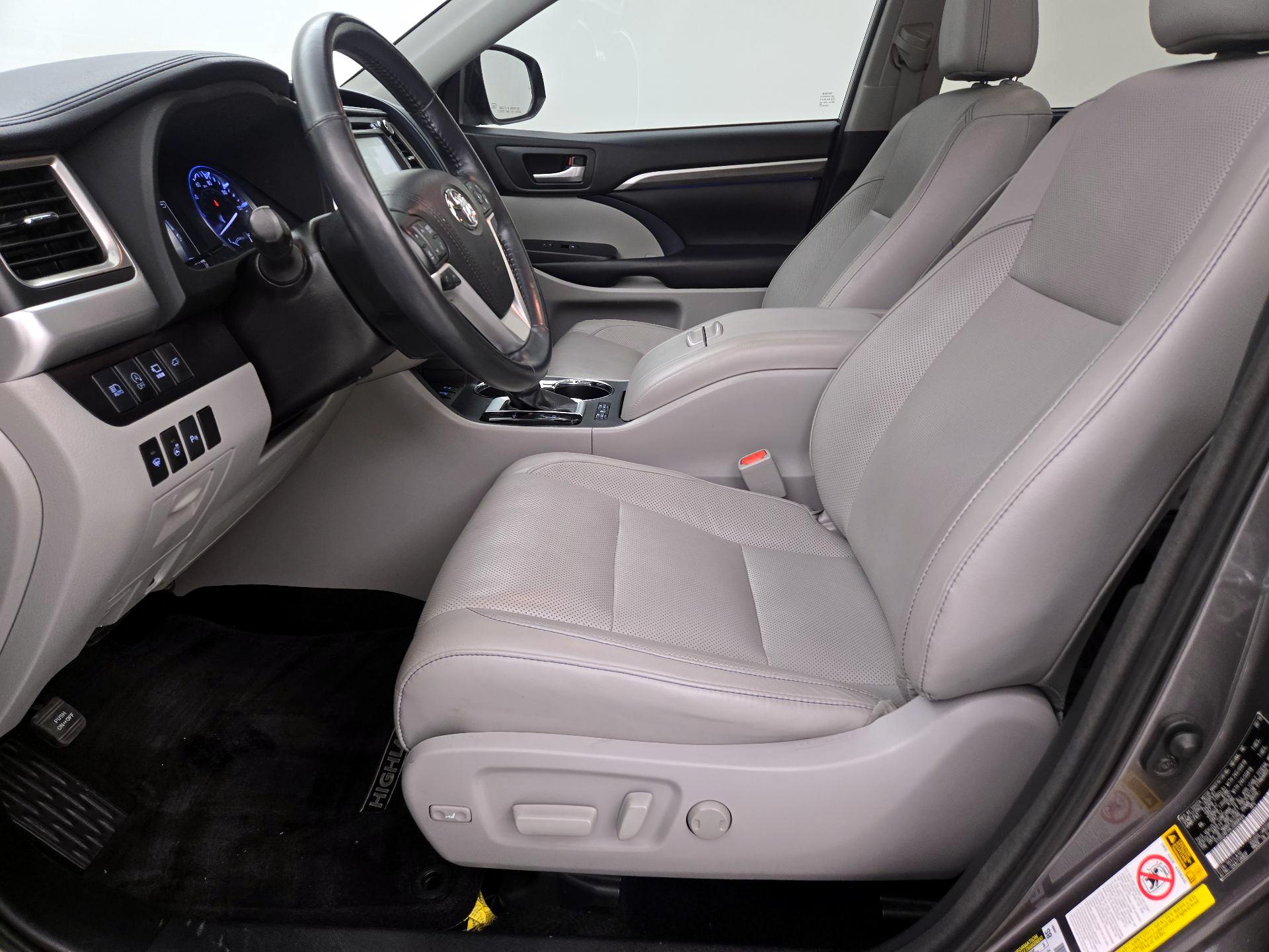 Thumbnail: 2018 Toyota Highlander - 11