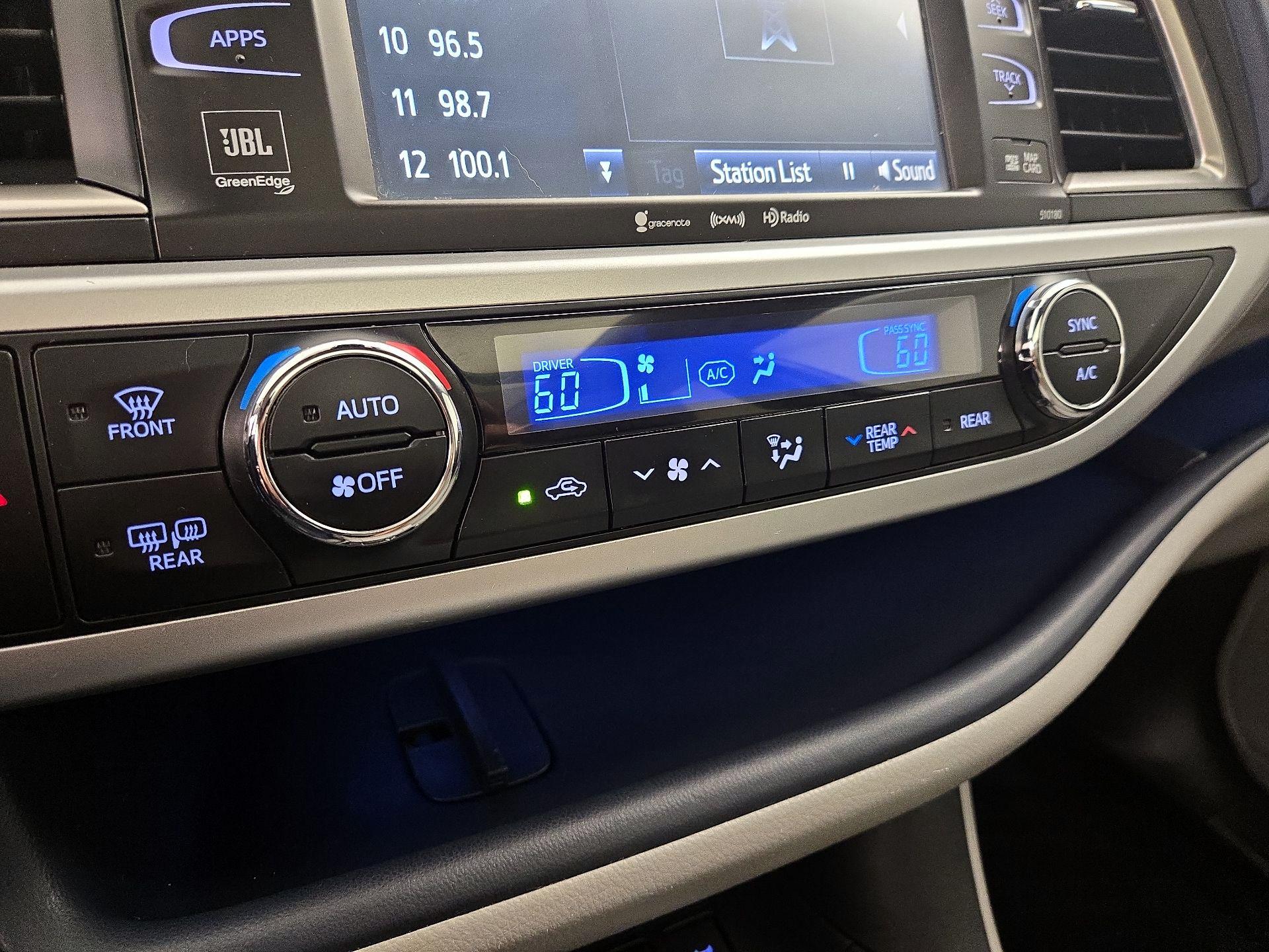 Thumbnail: 2018 Toyota Highlander - 17