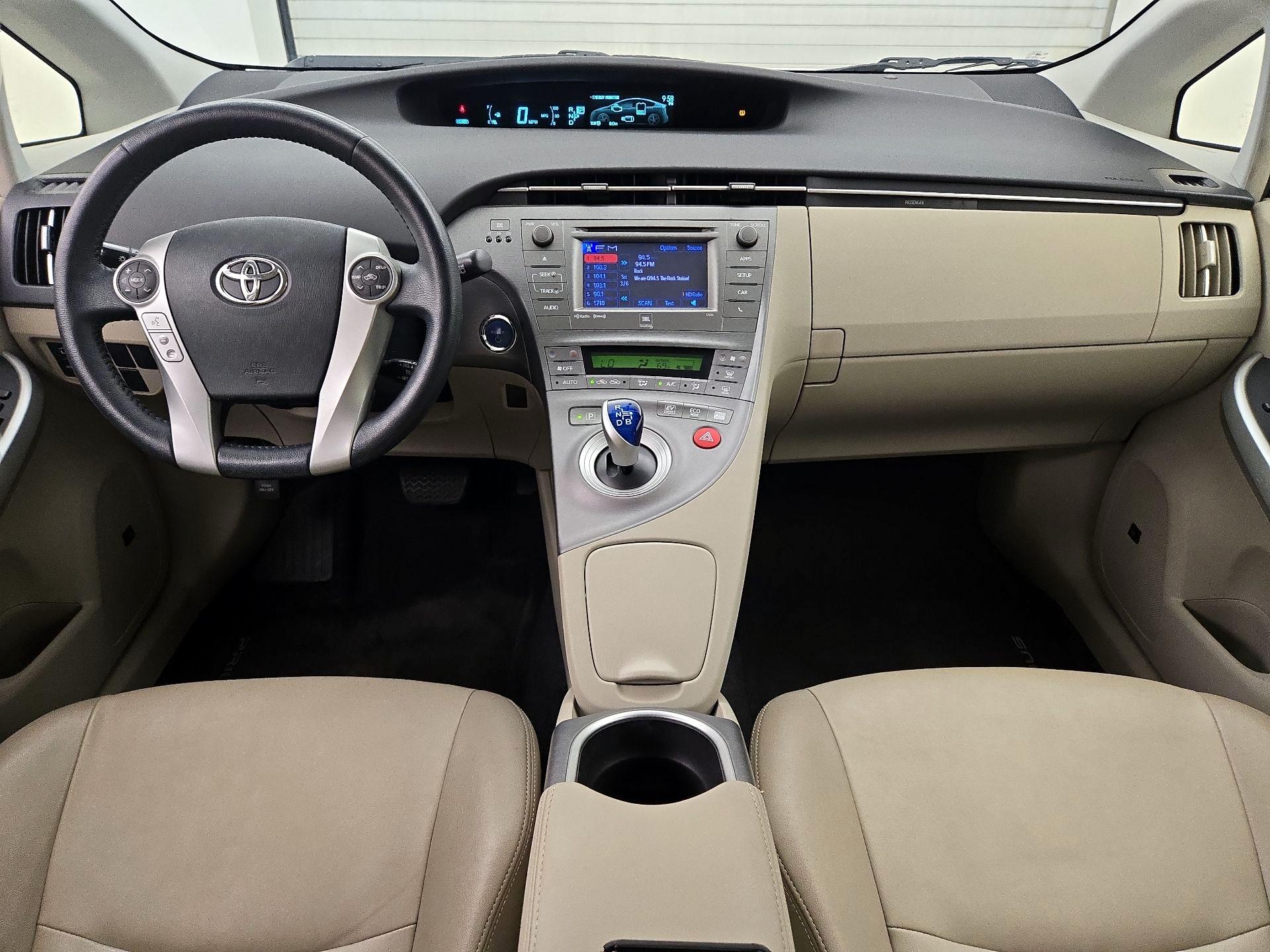 Thumbnail: 2015 Toyota Prius - 9