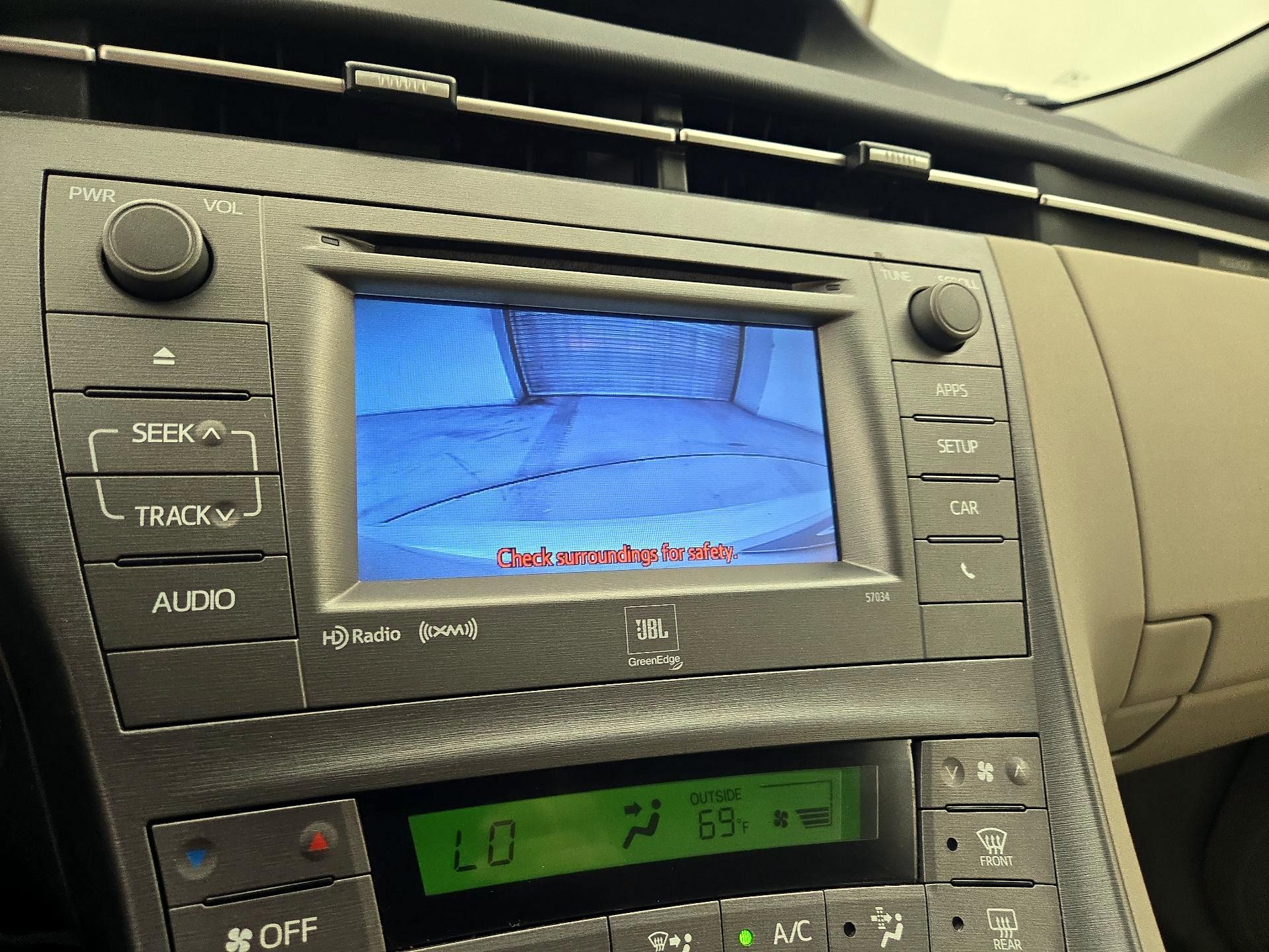 Thumbnail: 2015 Toyota Prius - 14