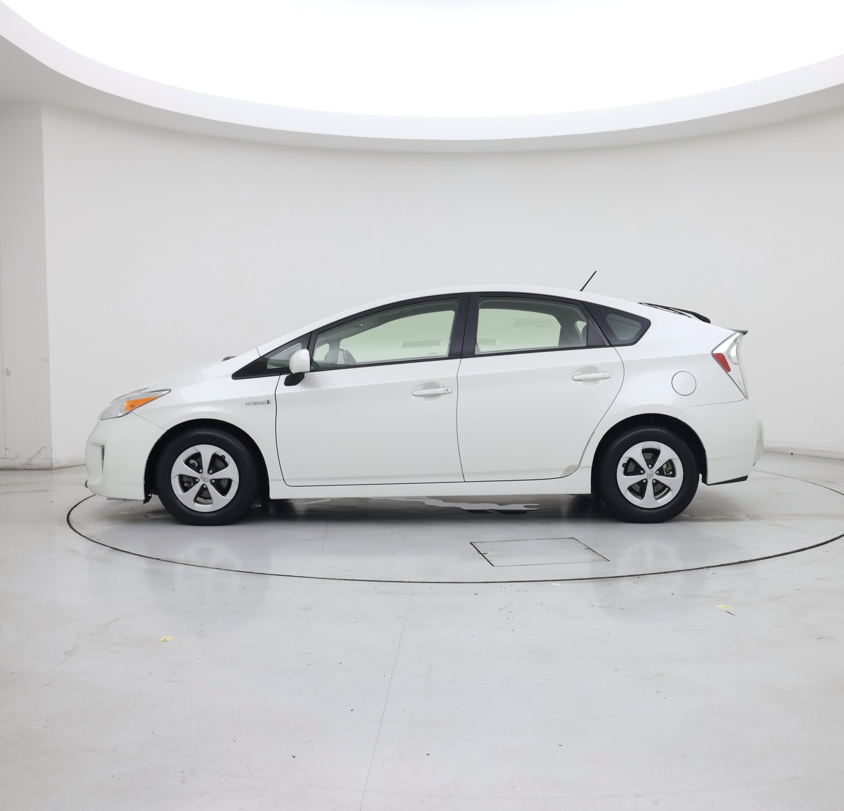 Thumbnail: 2015 Toyota Prius - 3