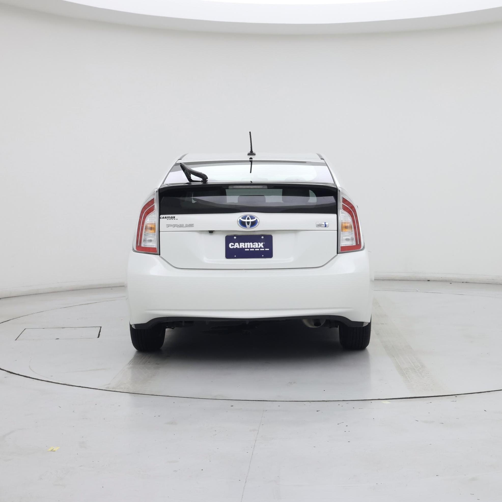 Thumbnail: 2015 Toyota Prius - 6