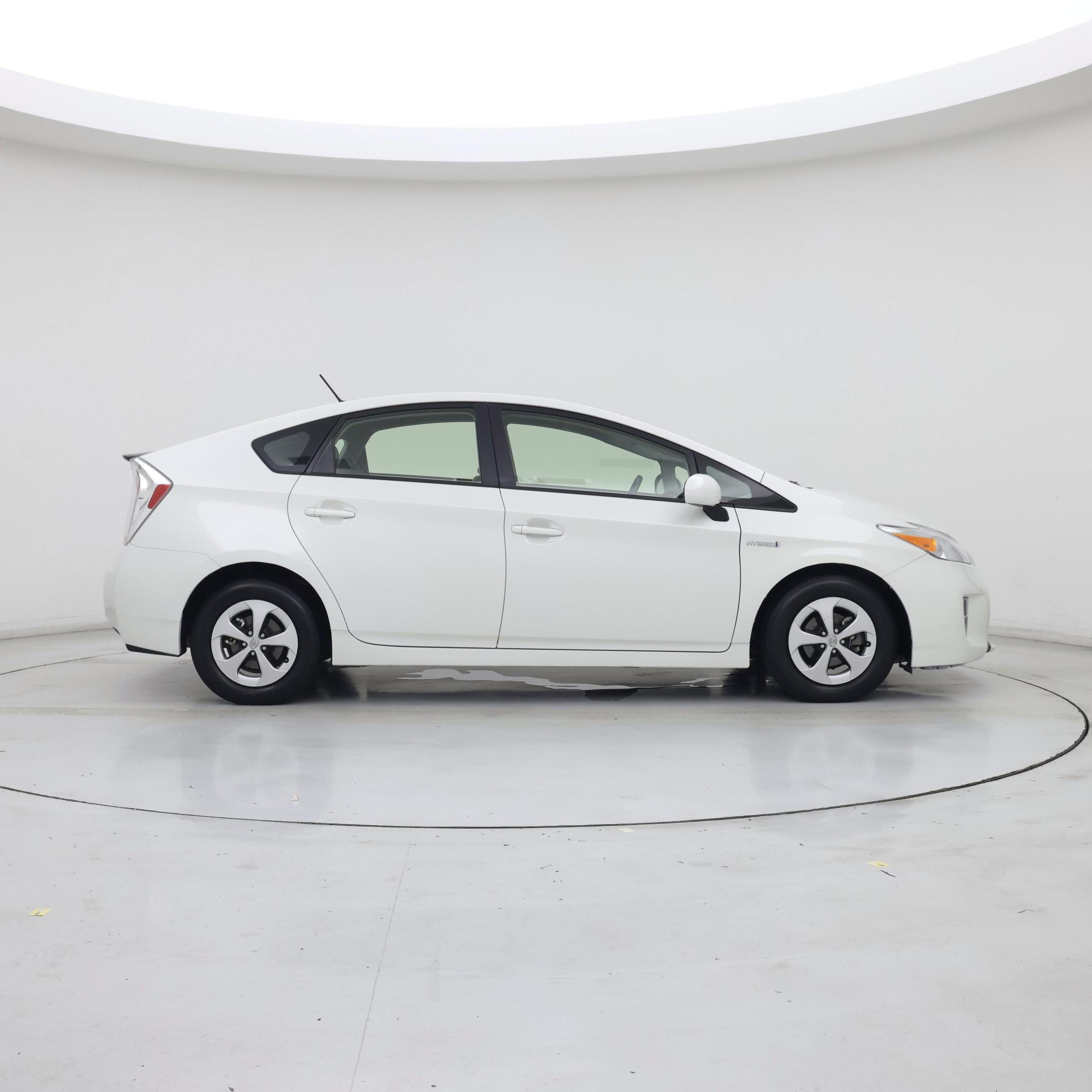 Thumbnail: 2015 Toyota Prius - 7