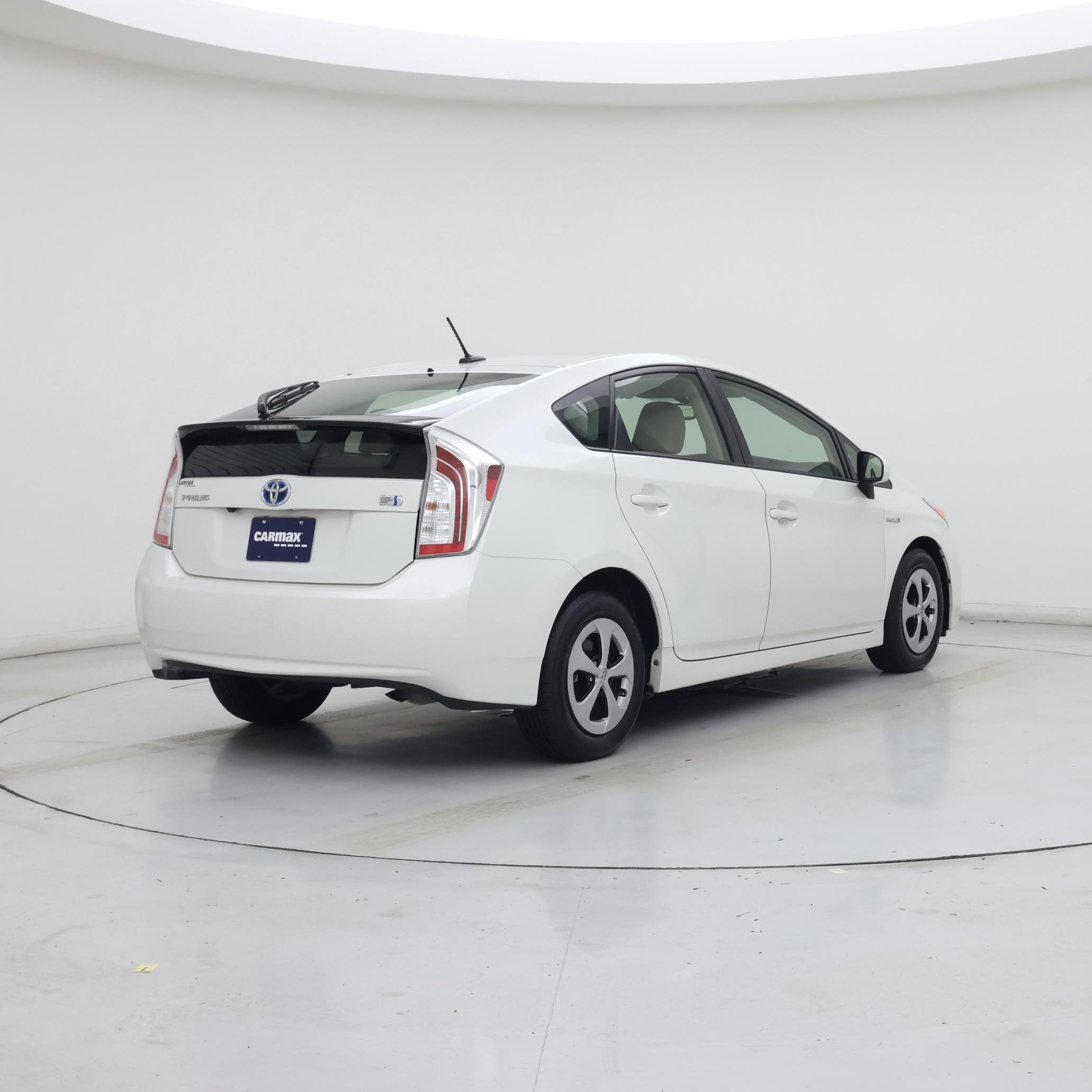 Thumbnail: 2015 Toyota Prius - 8