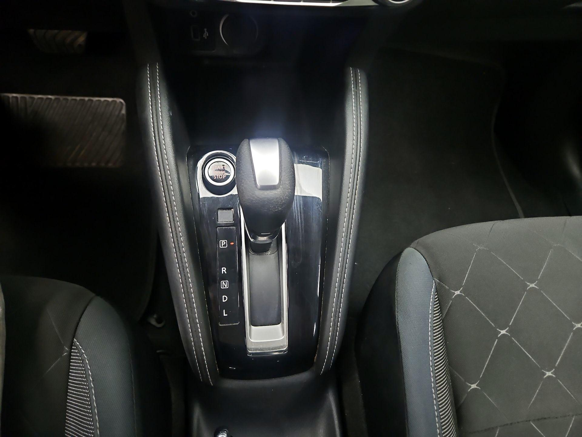 Thumbnail: 2019 Nissan Kicks - 17