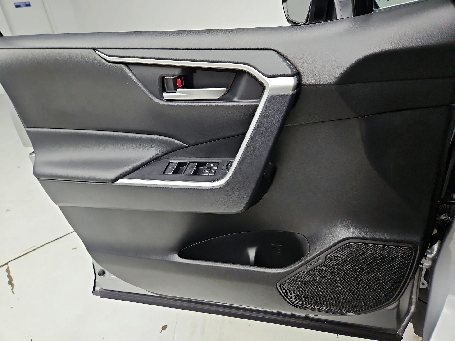 Thumbnail: 2024 Toyota RAV4 - 12
