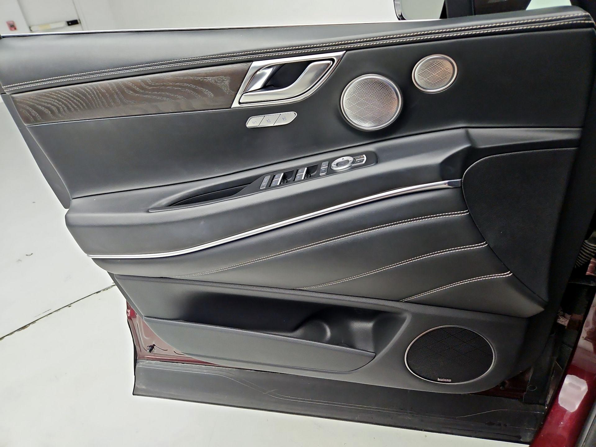 Thumbnail: 2021 Genesis GV80 - 12