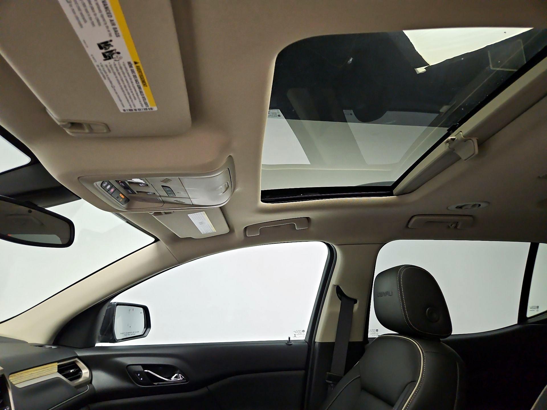 Thumbnail: 2017 GMC Acadia - 19
