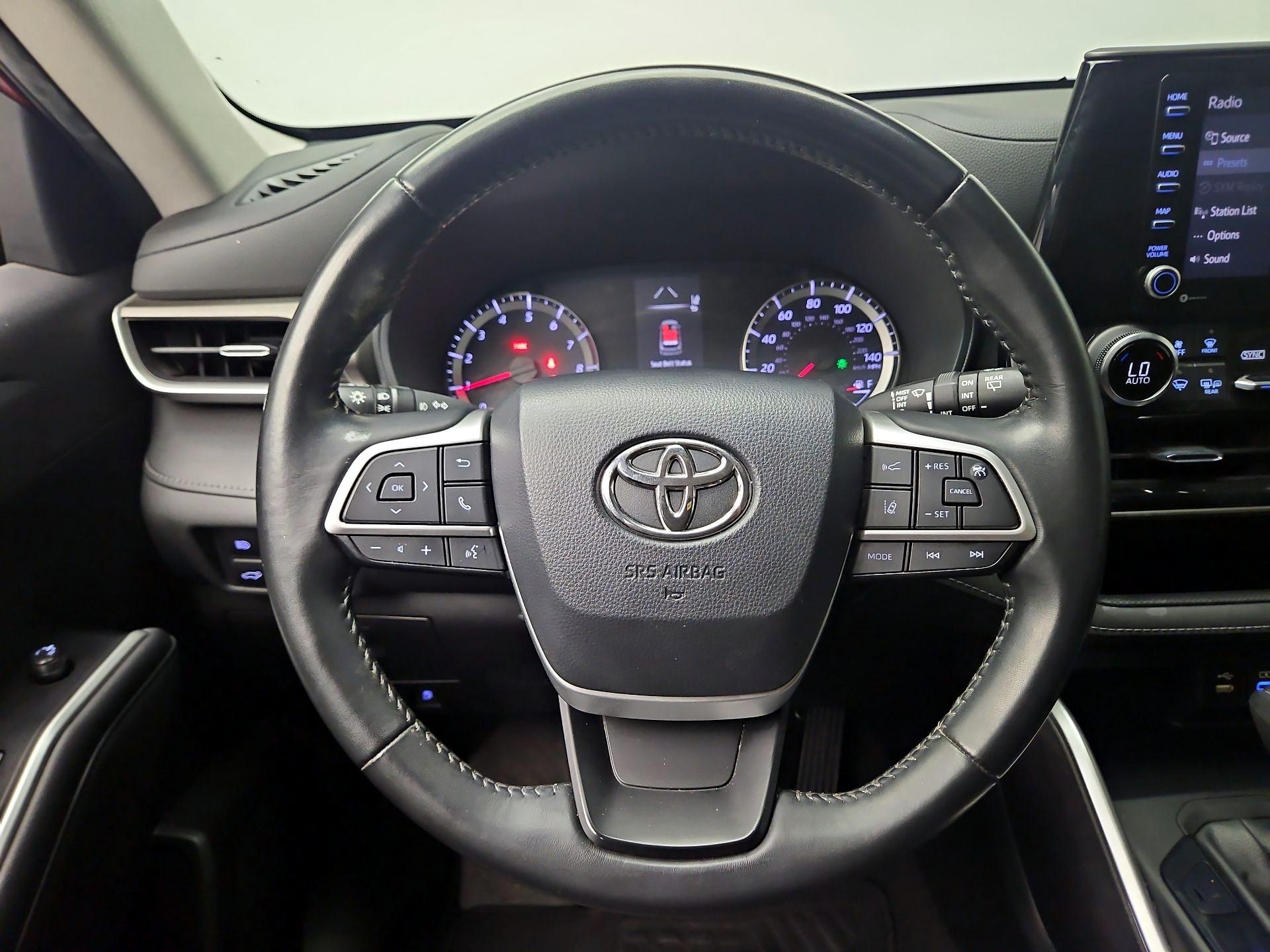 Thumbnail: 2022 Toyota Highlander - 10