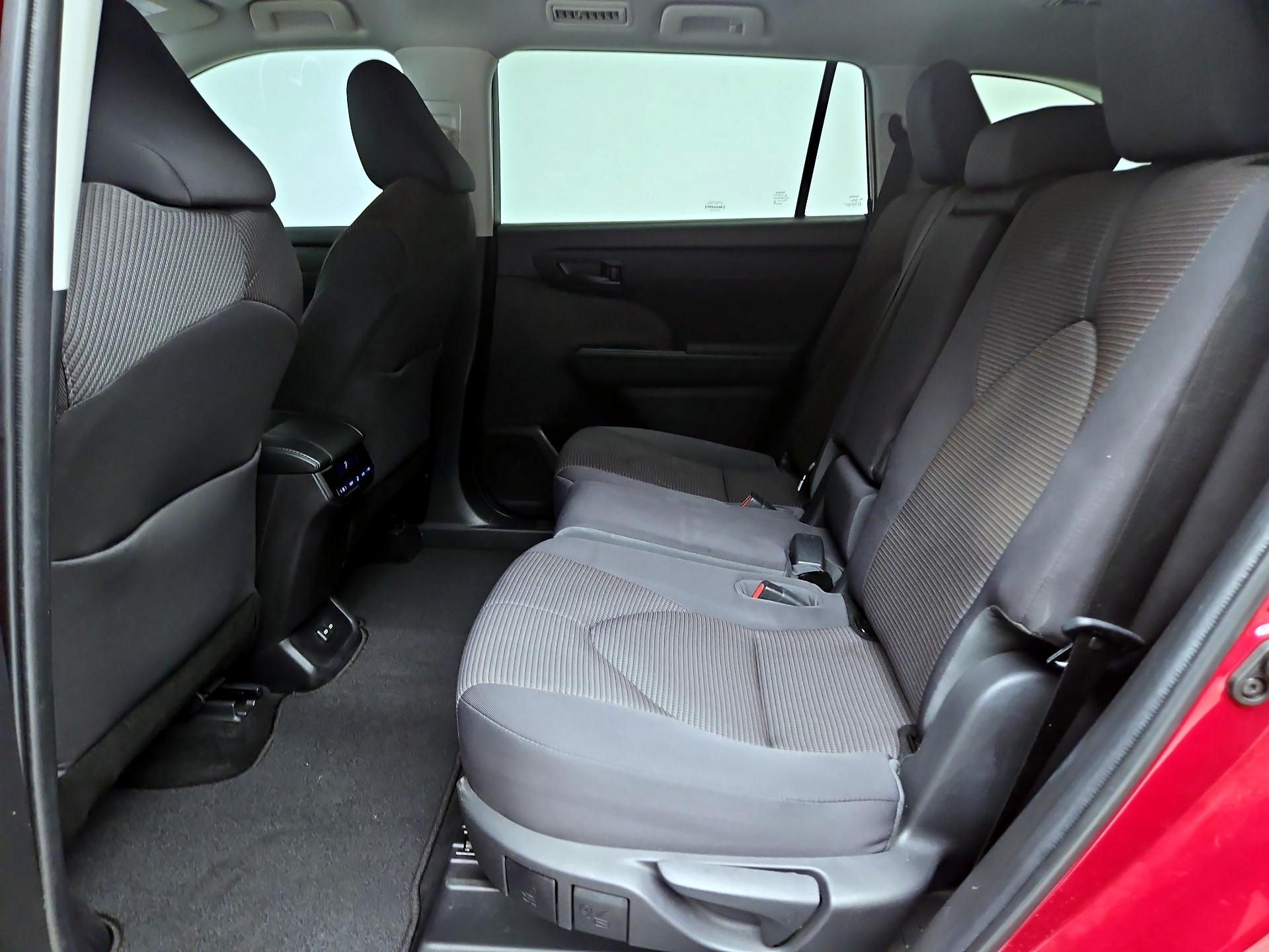 Thumbnail: 2022 Toyota Highlander - 19