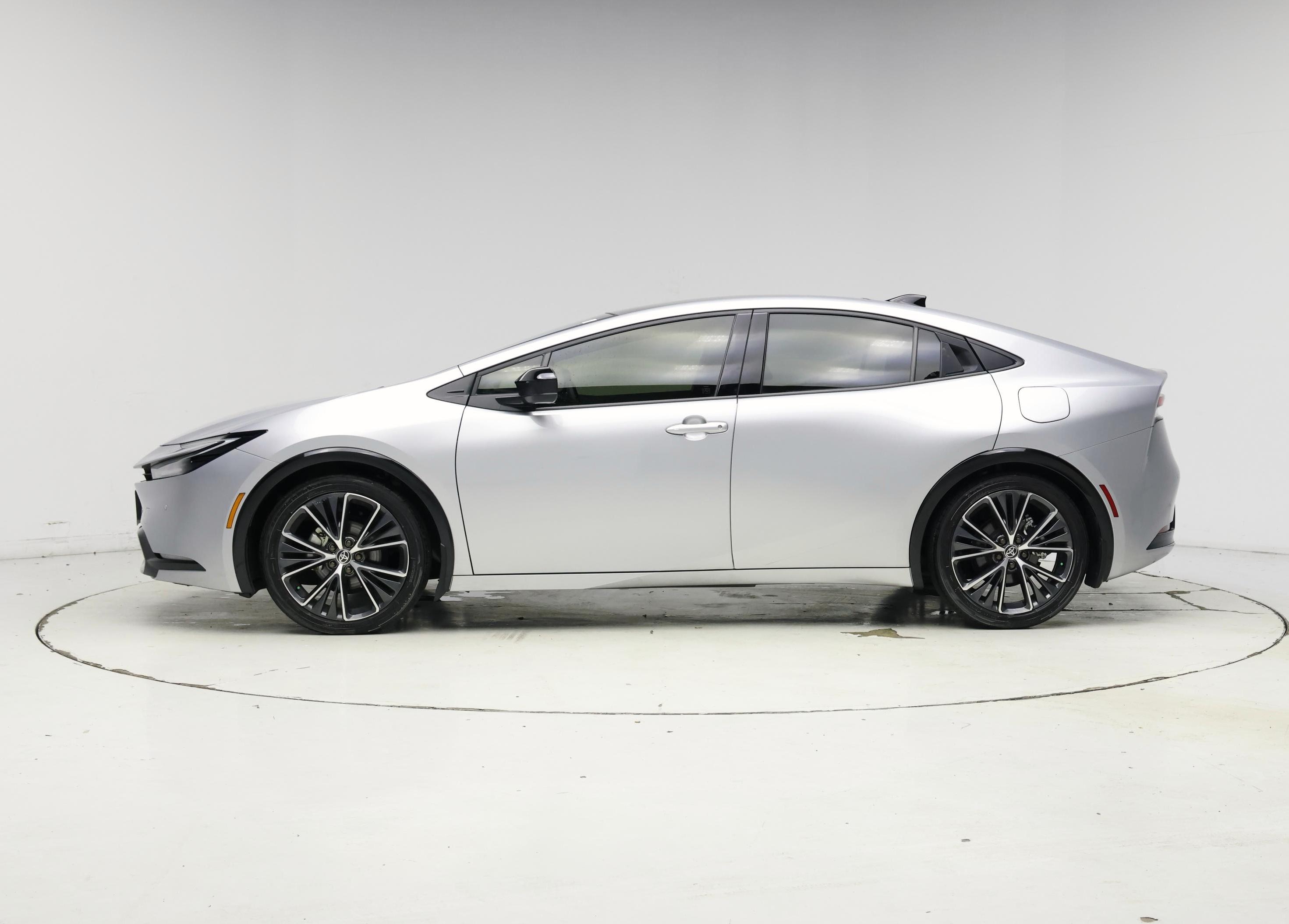 Thumbnail: 2024 Toyota Prius - 3