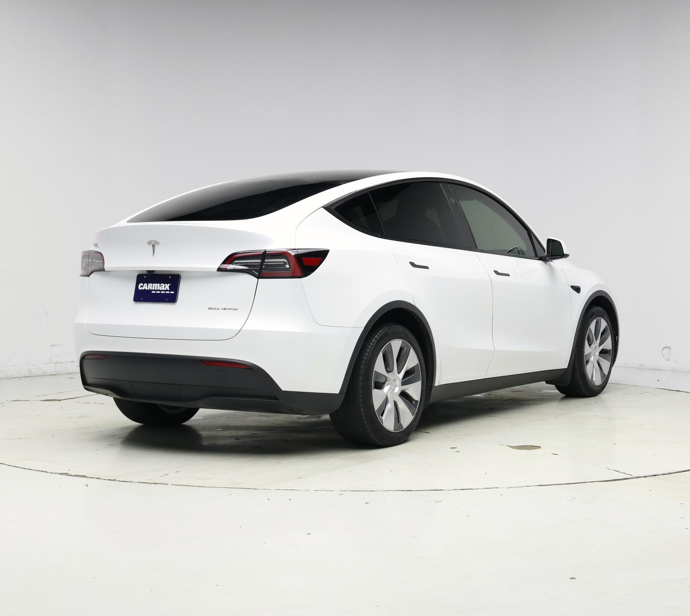 Thumbnail: 2023 Tesla Model Y - 8