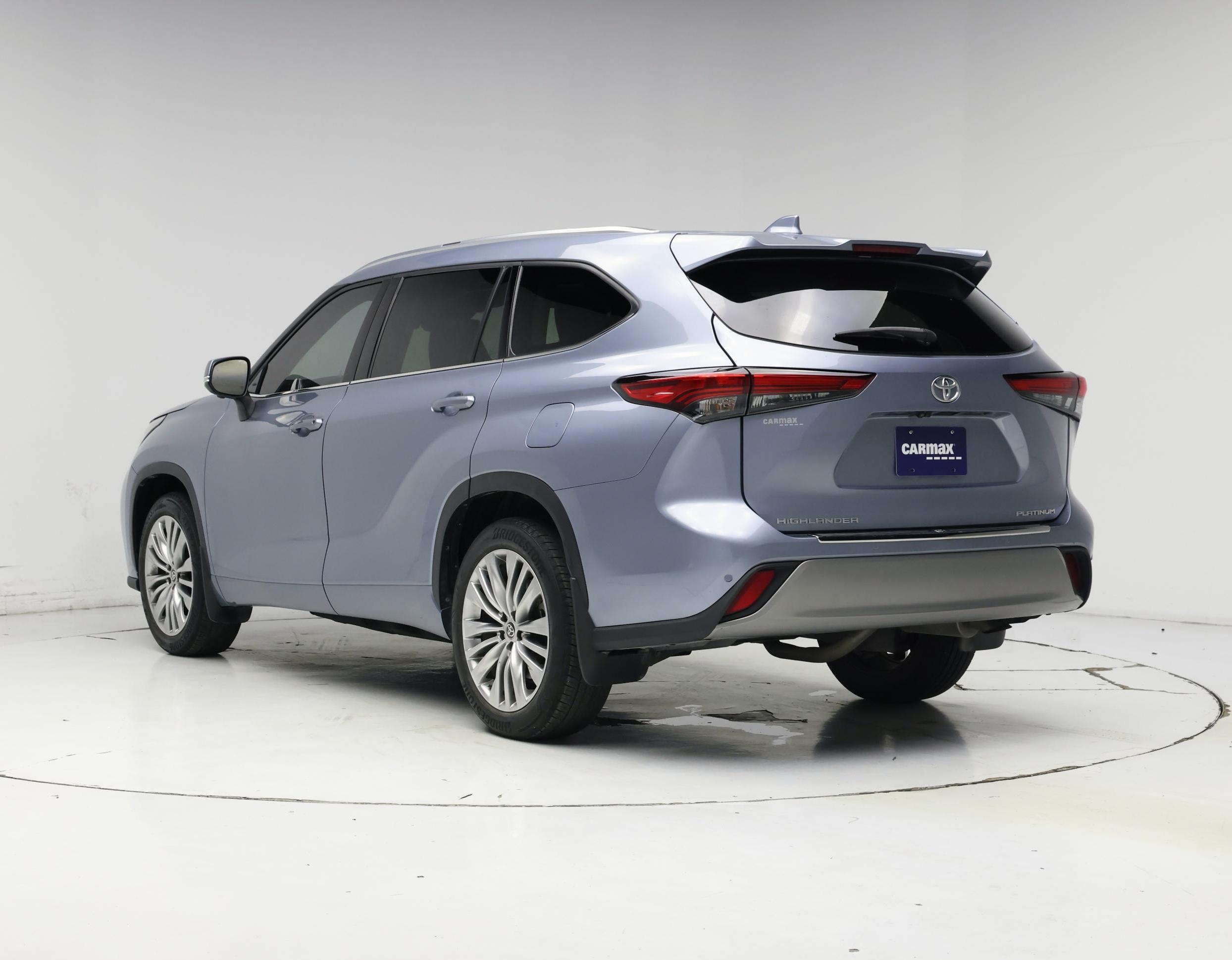 Thumbnail: 2023 Toyota Highlander - 2