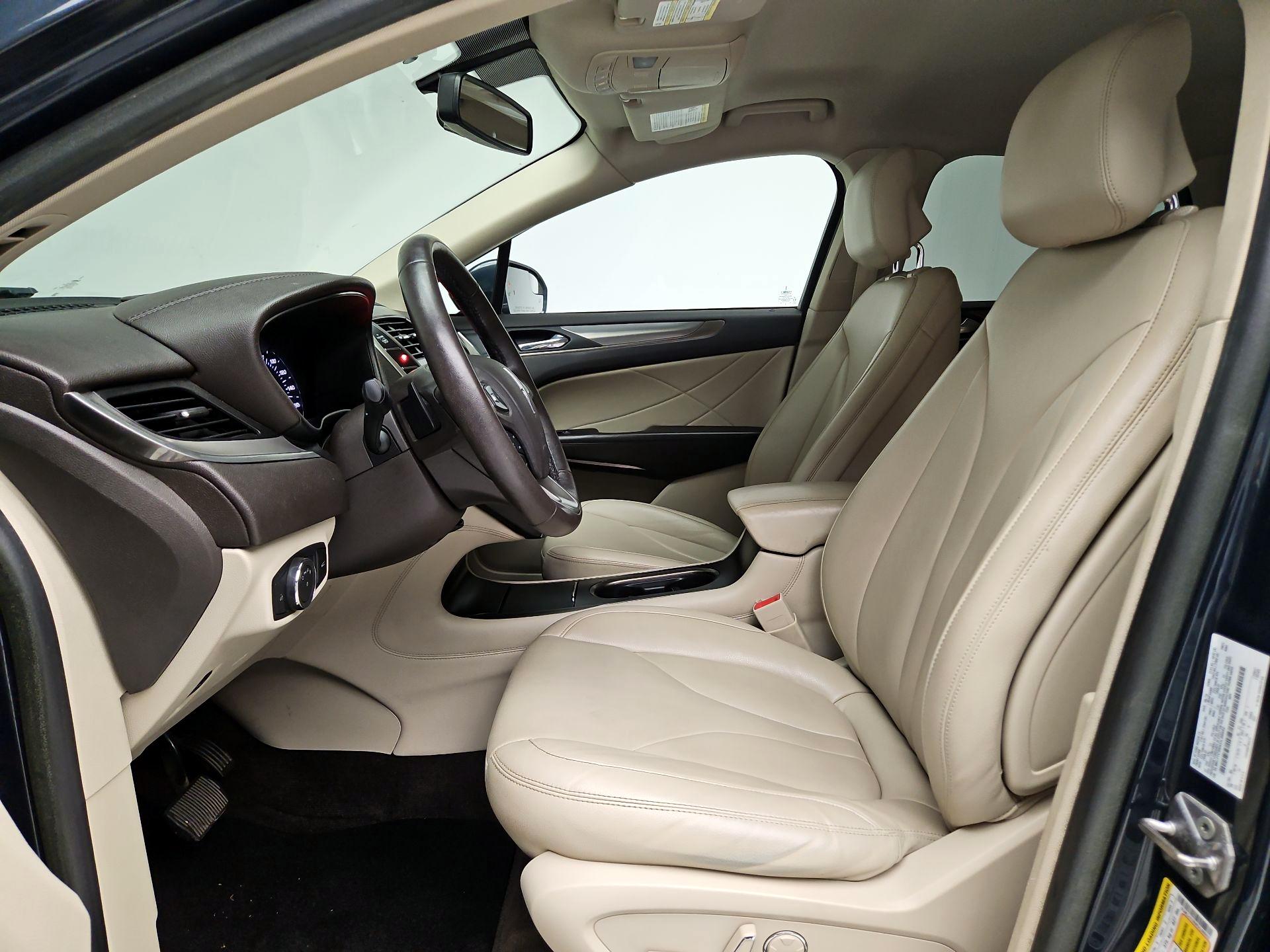 Thumbnail: 2019 Lincoln MKC - 11