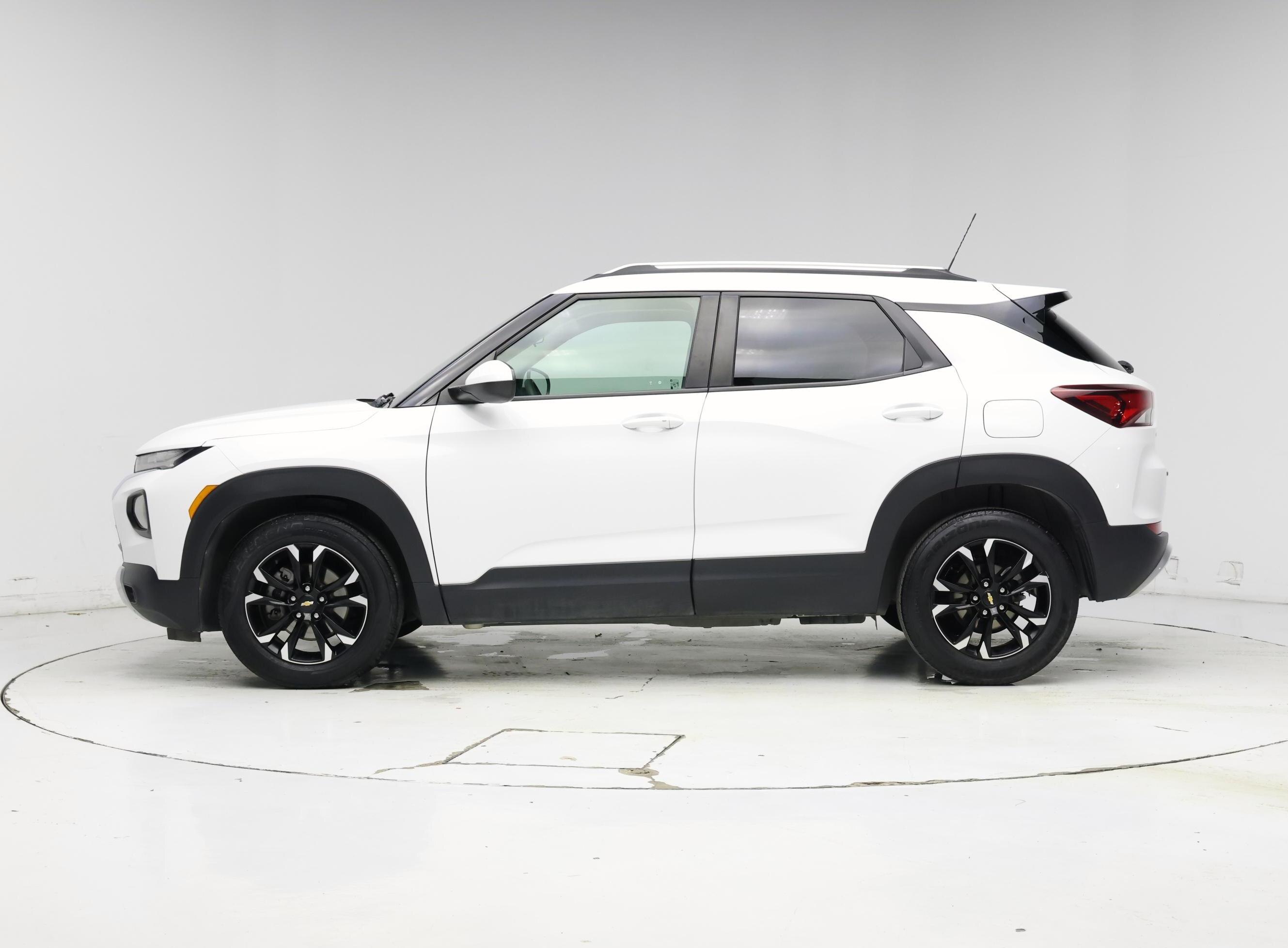 Thumbnail: 2022 Chevrolet TrailBlazer - 3