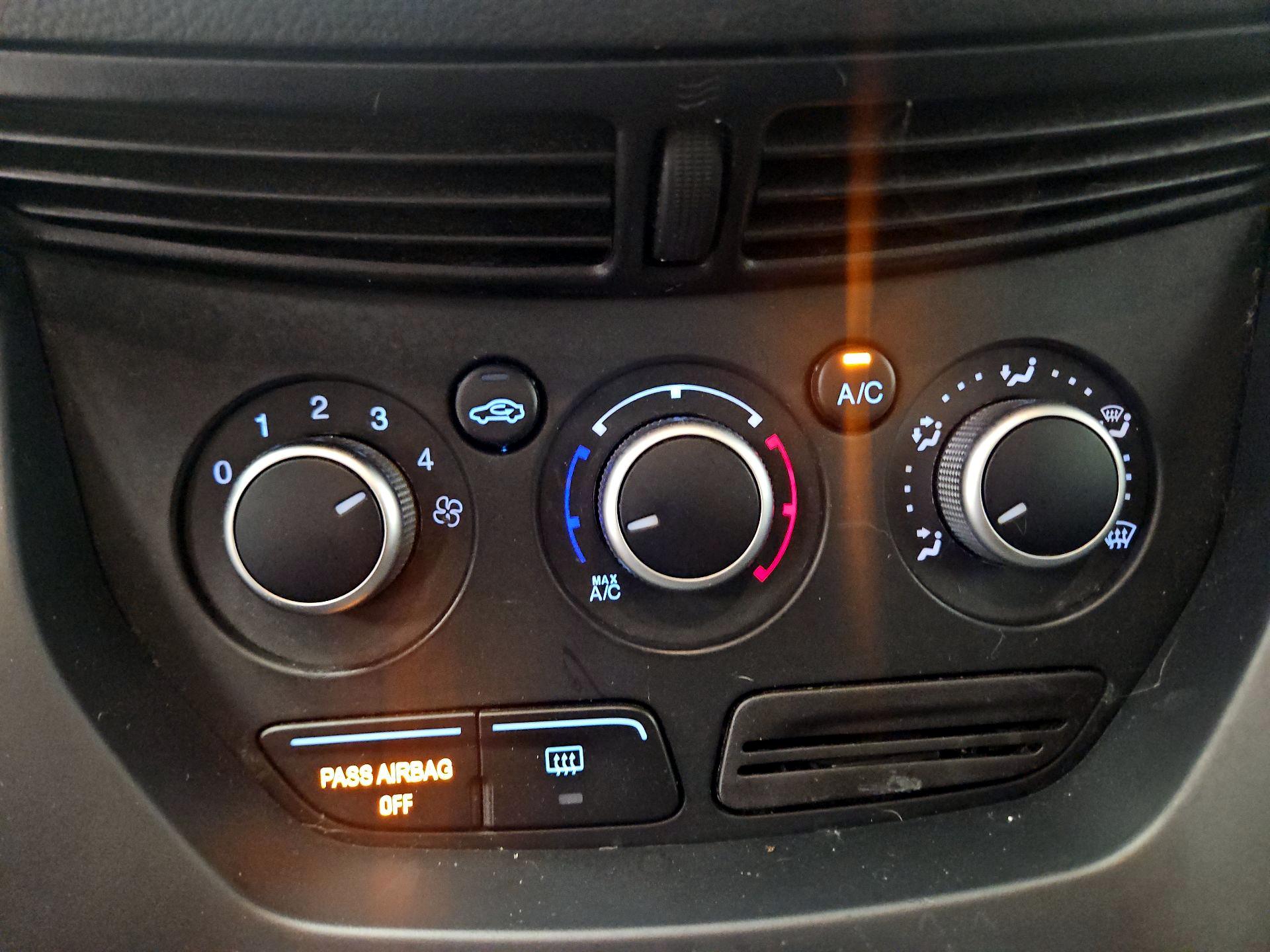 Thumbnail: 2016 Ford Escape - 16