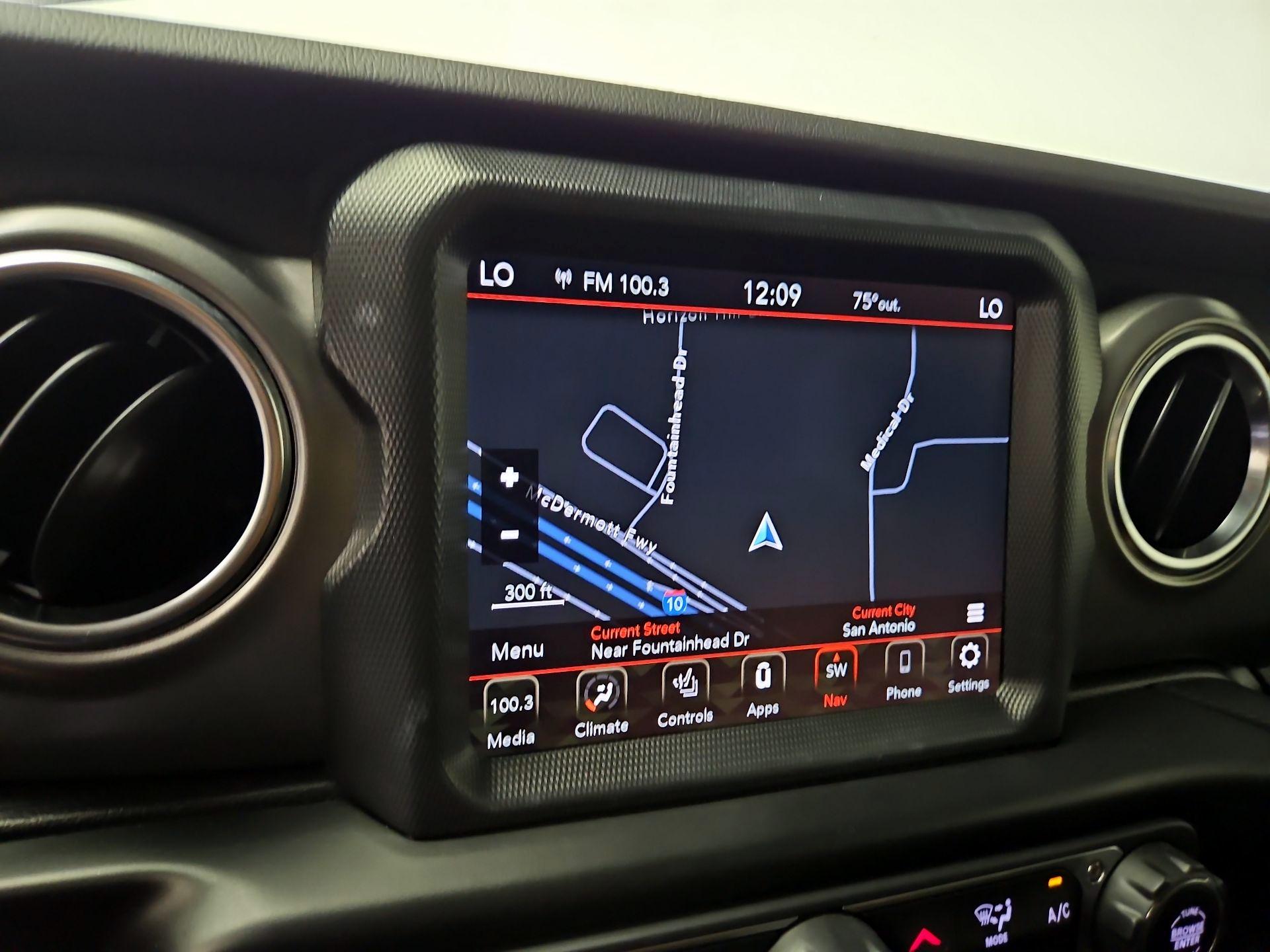 Thumbnail: 2021 Jeep Gladiator - 14