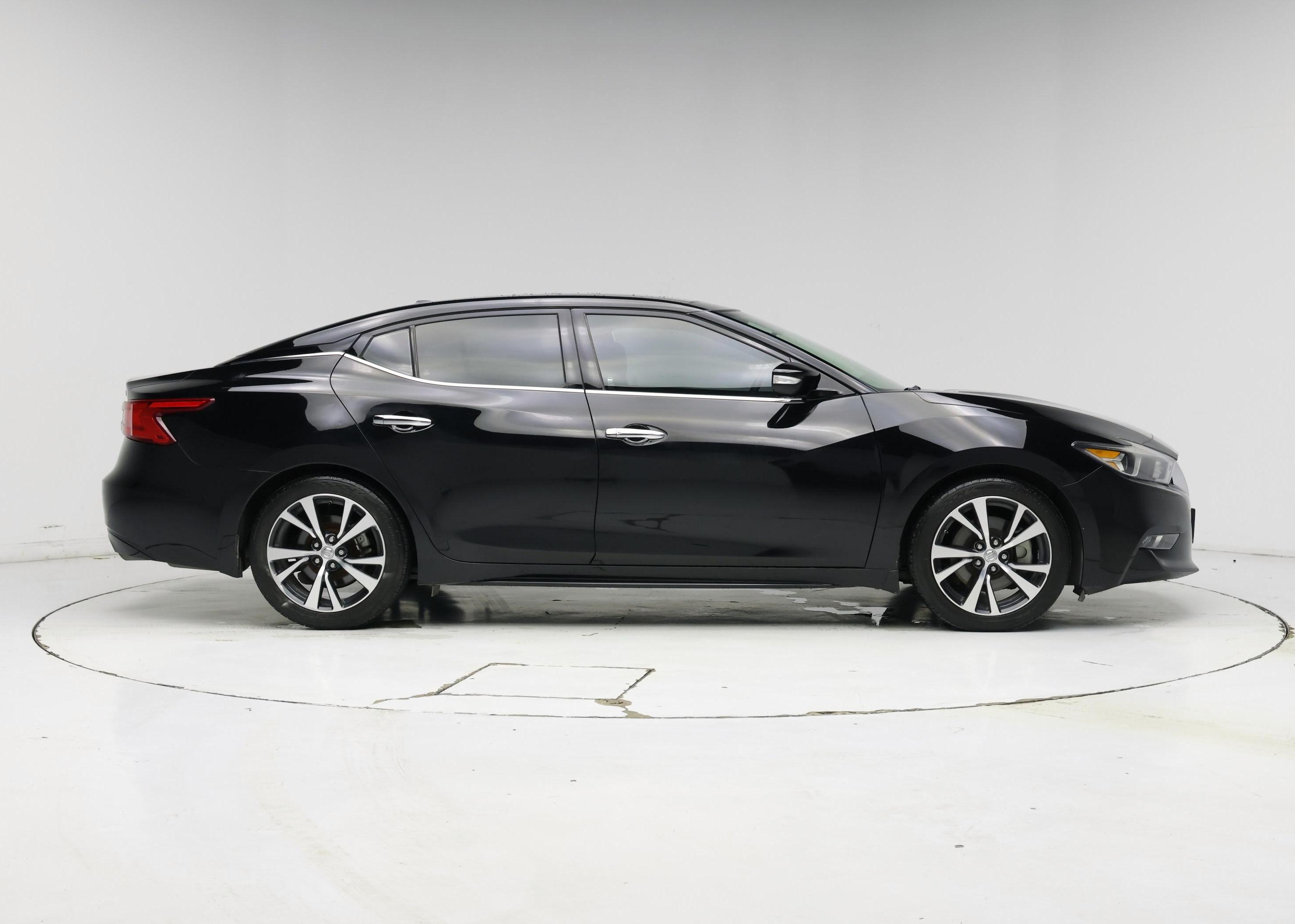 Thumbnail: 2017 Nissan Maxima - 7