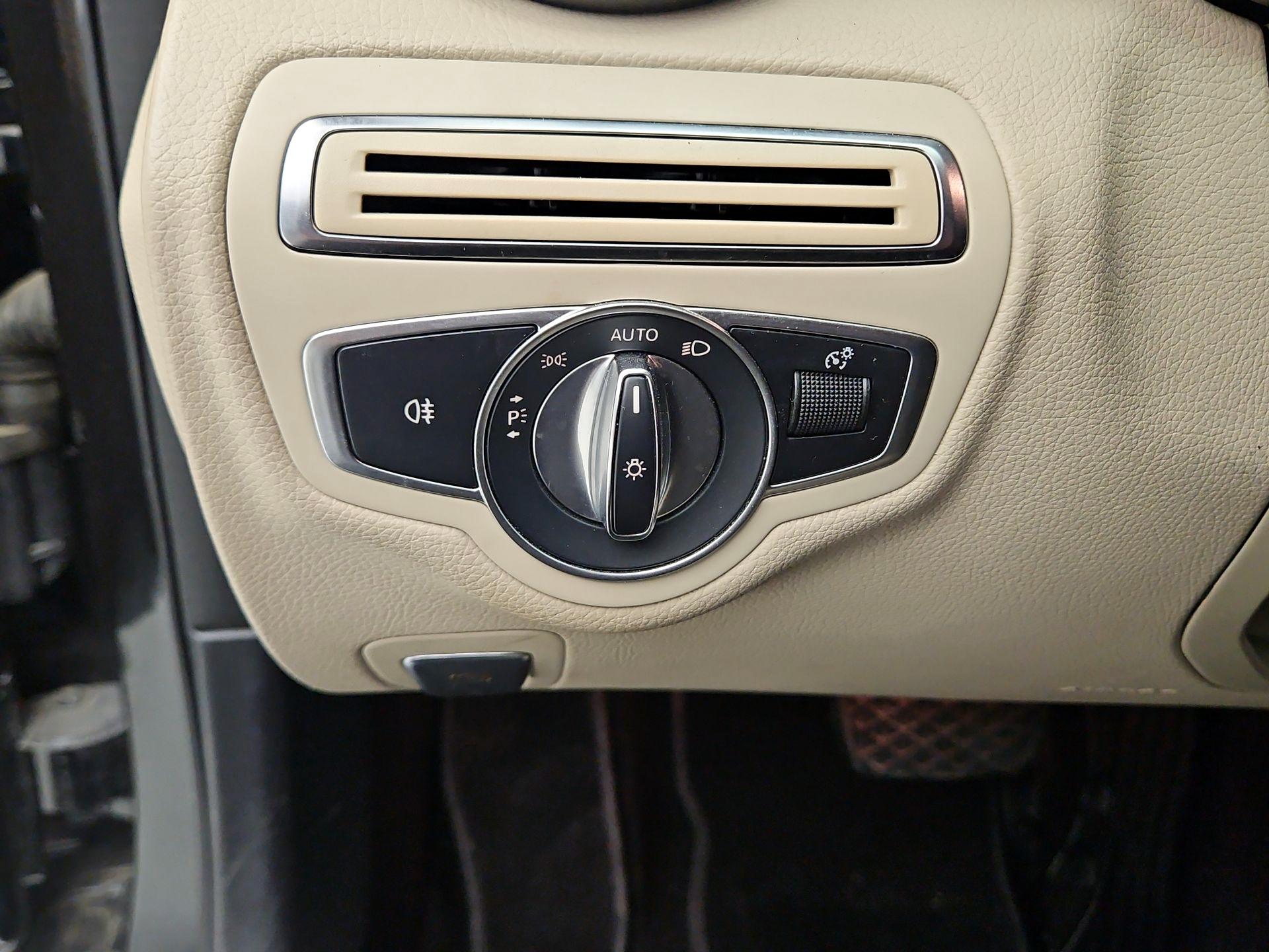 Thumbnail: 2019 Mercedes-Benz C-Class - 13
