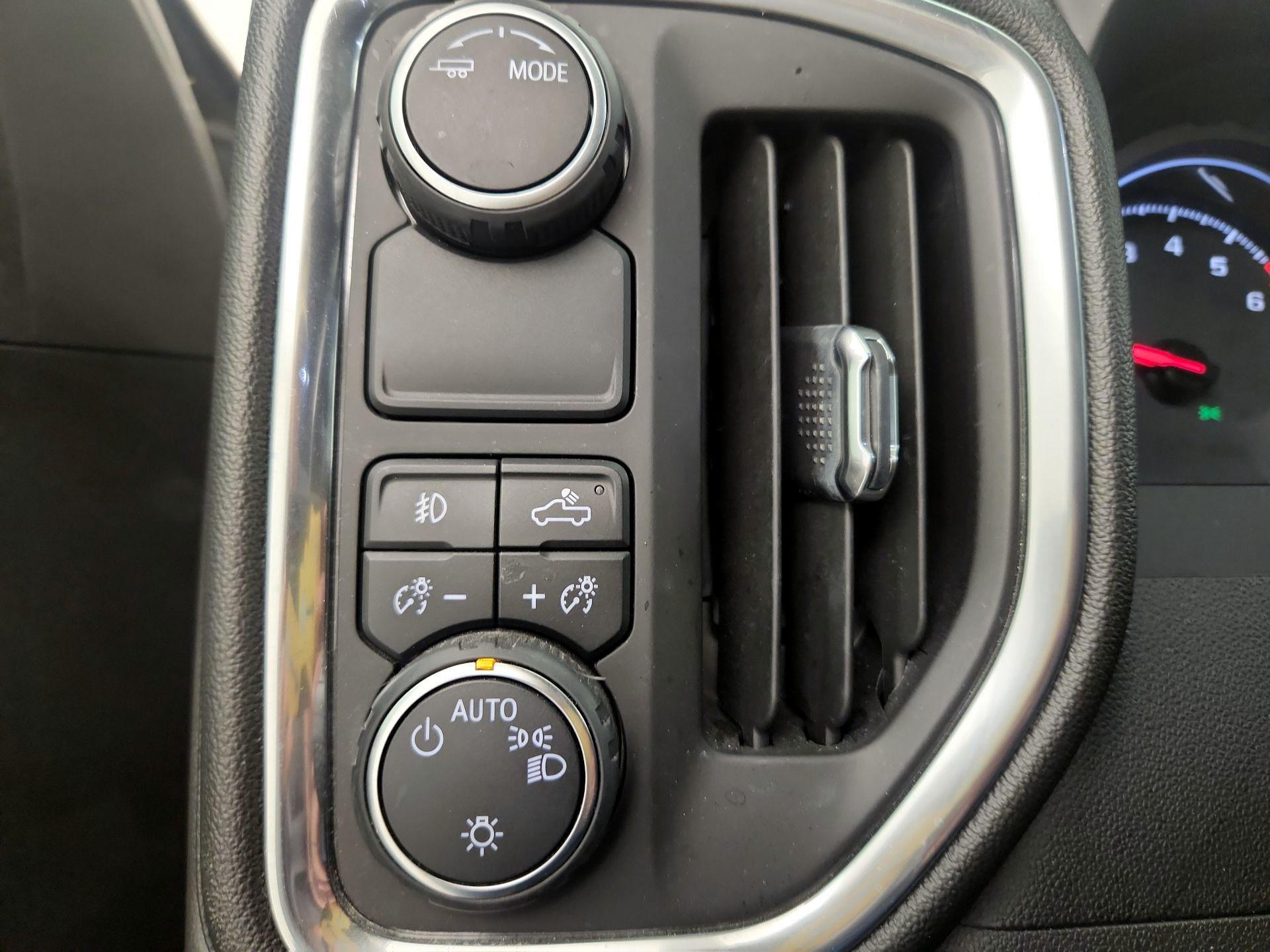 Thumbnail: 2020 Chevrolet Silverado 1500 - 13