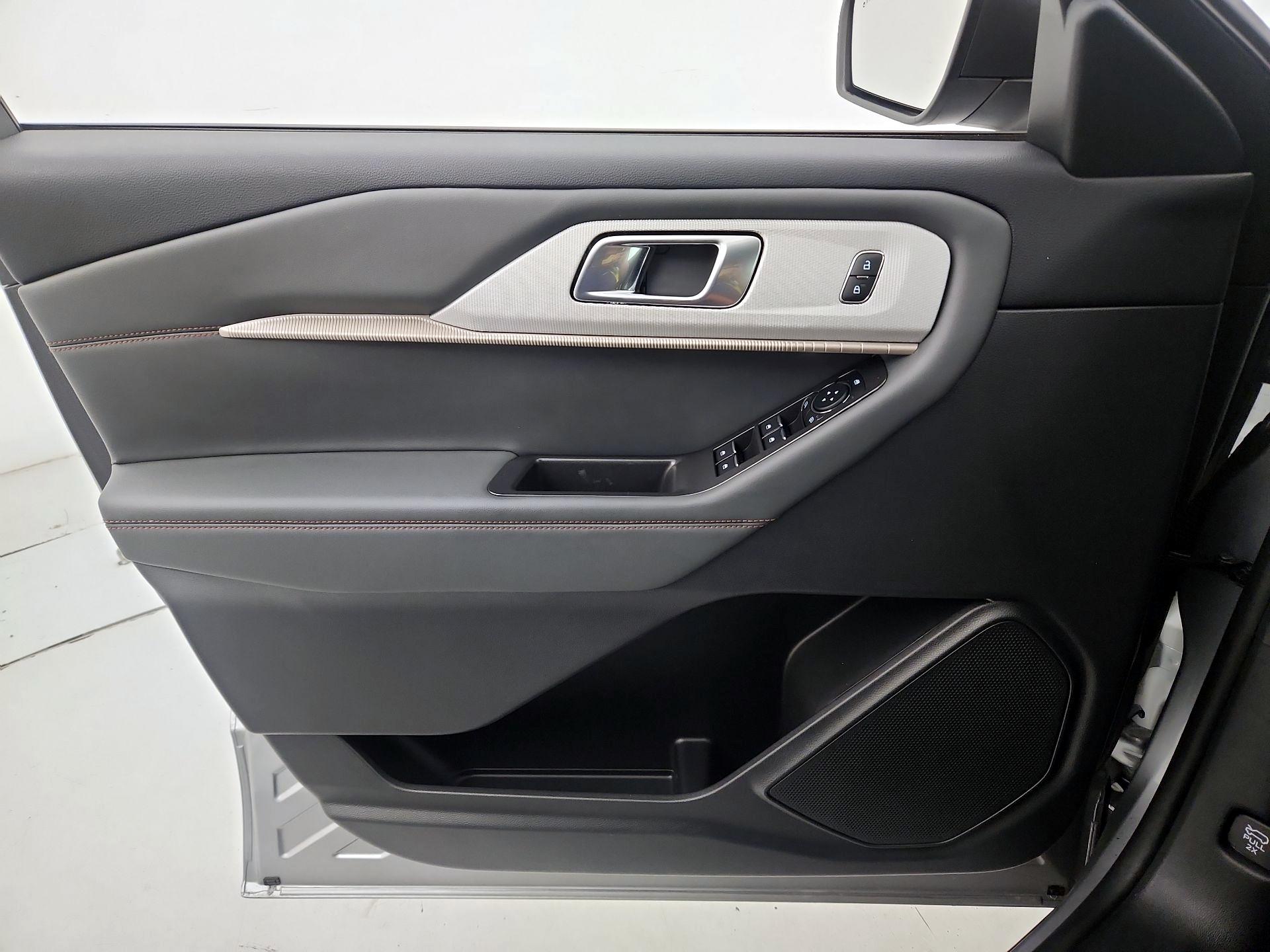 Thumbnail: 2025 Ford Explorer - 12