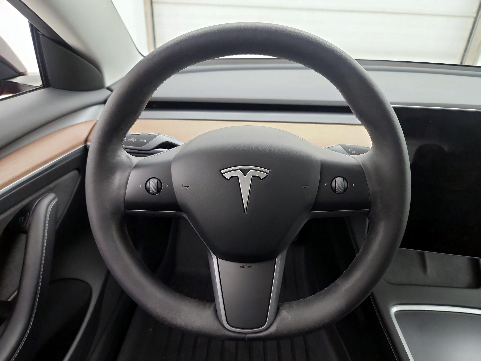 Thumbnail: 2023 Tesla Model 3 - 10