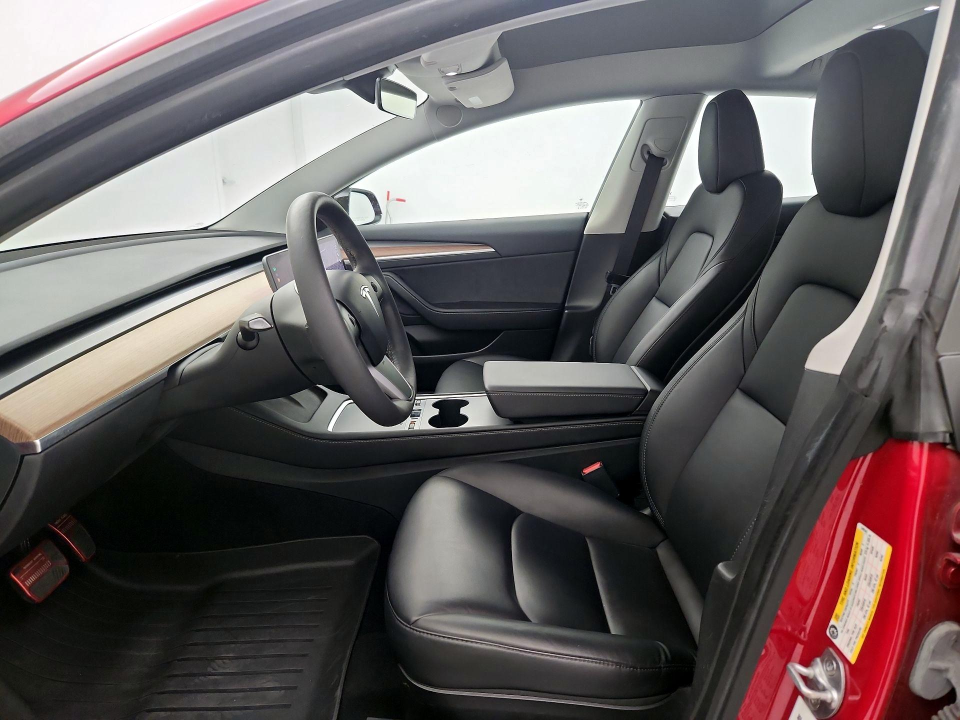 Thumbnail: 2023 Tesla Model 3 - 11