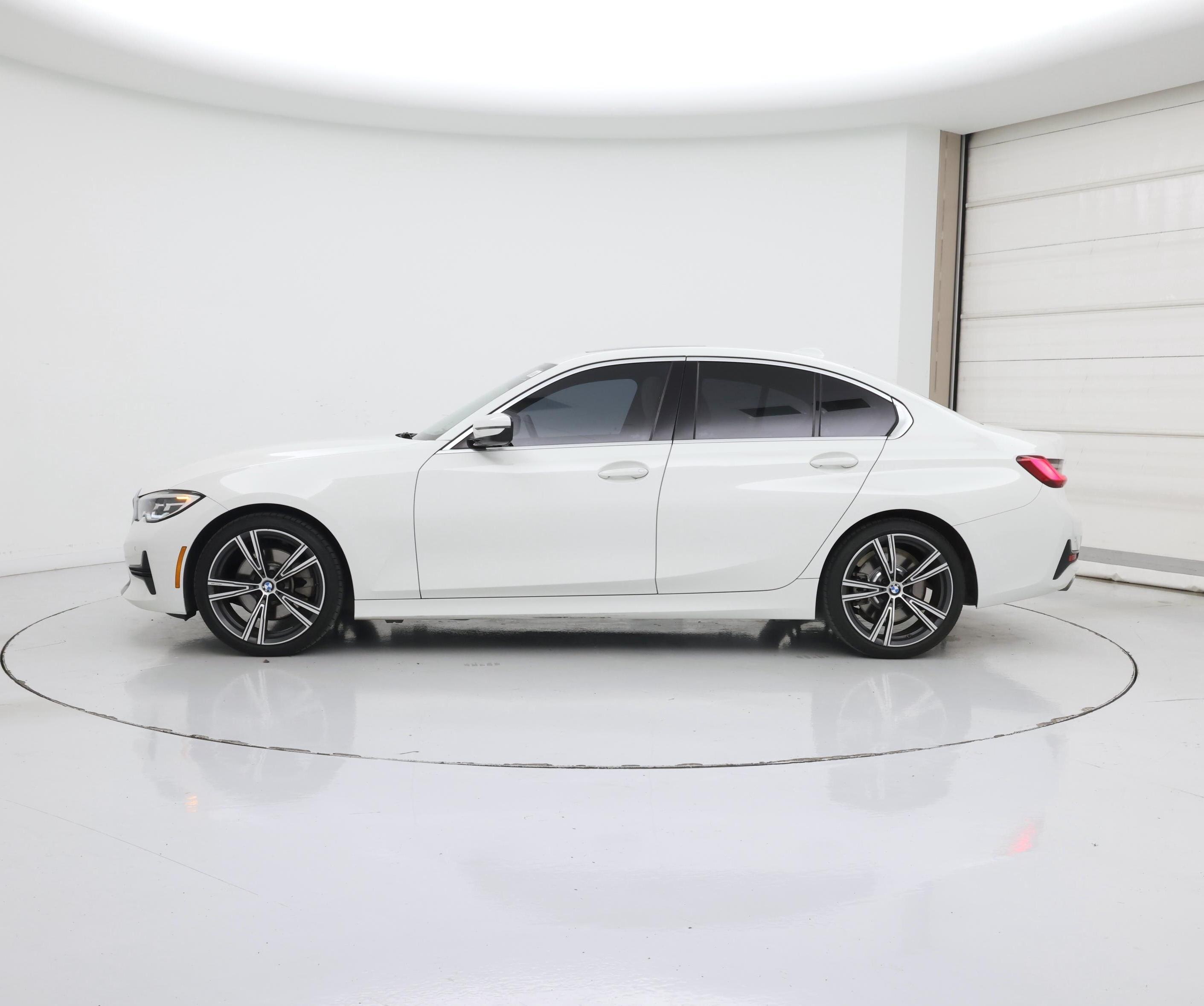 Thumbnail: 2020 BMW 3 Series - 3