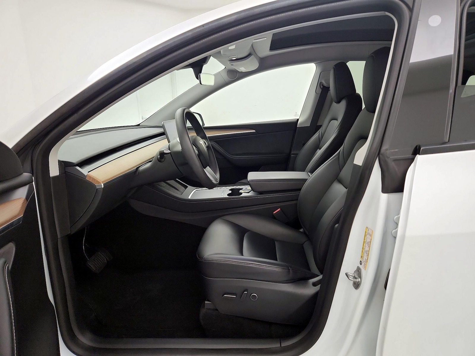 2023 Tesla Model Y Long Range - Photo 12