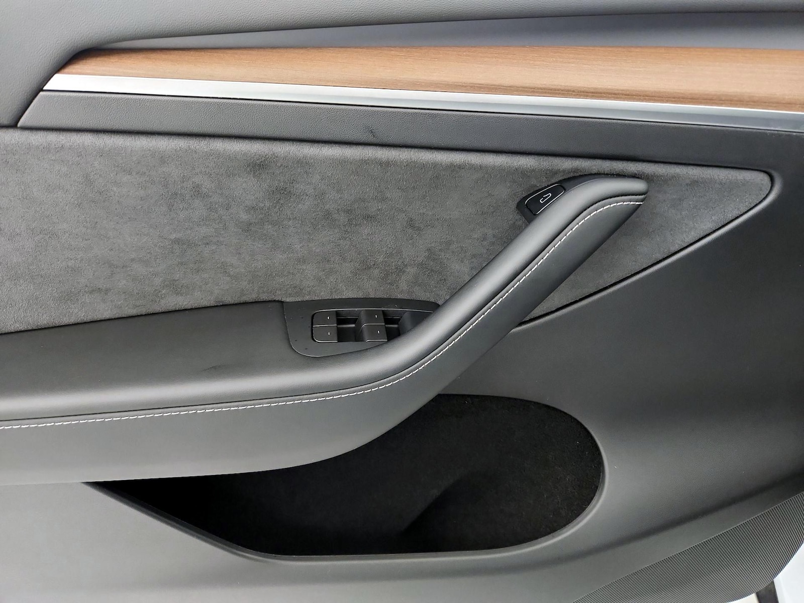 2023 Tesla Model Y Long Range - Photo 13