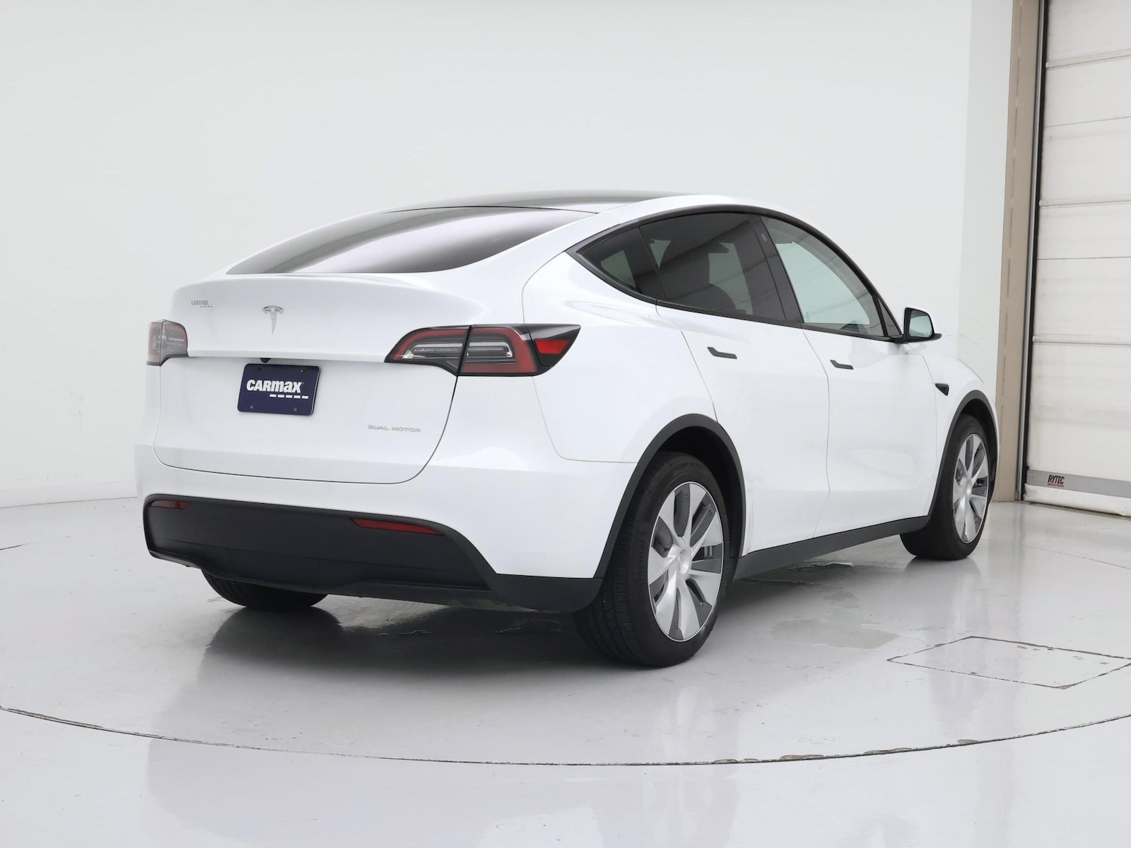 2023 Tesla Model Y Long Range - Photo 9