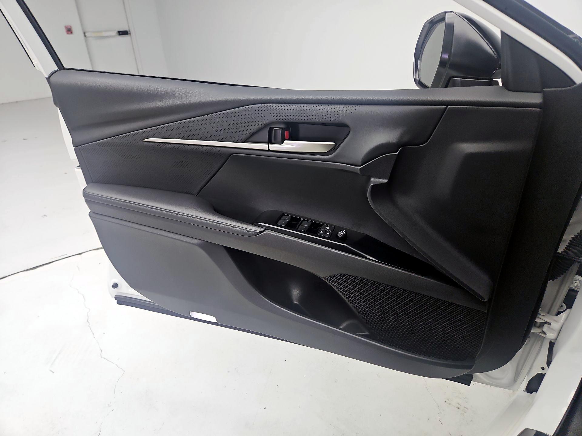 Thumbnail: 2025 Toyota Camry - 12