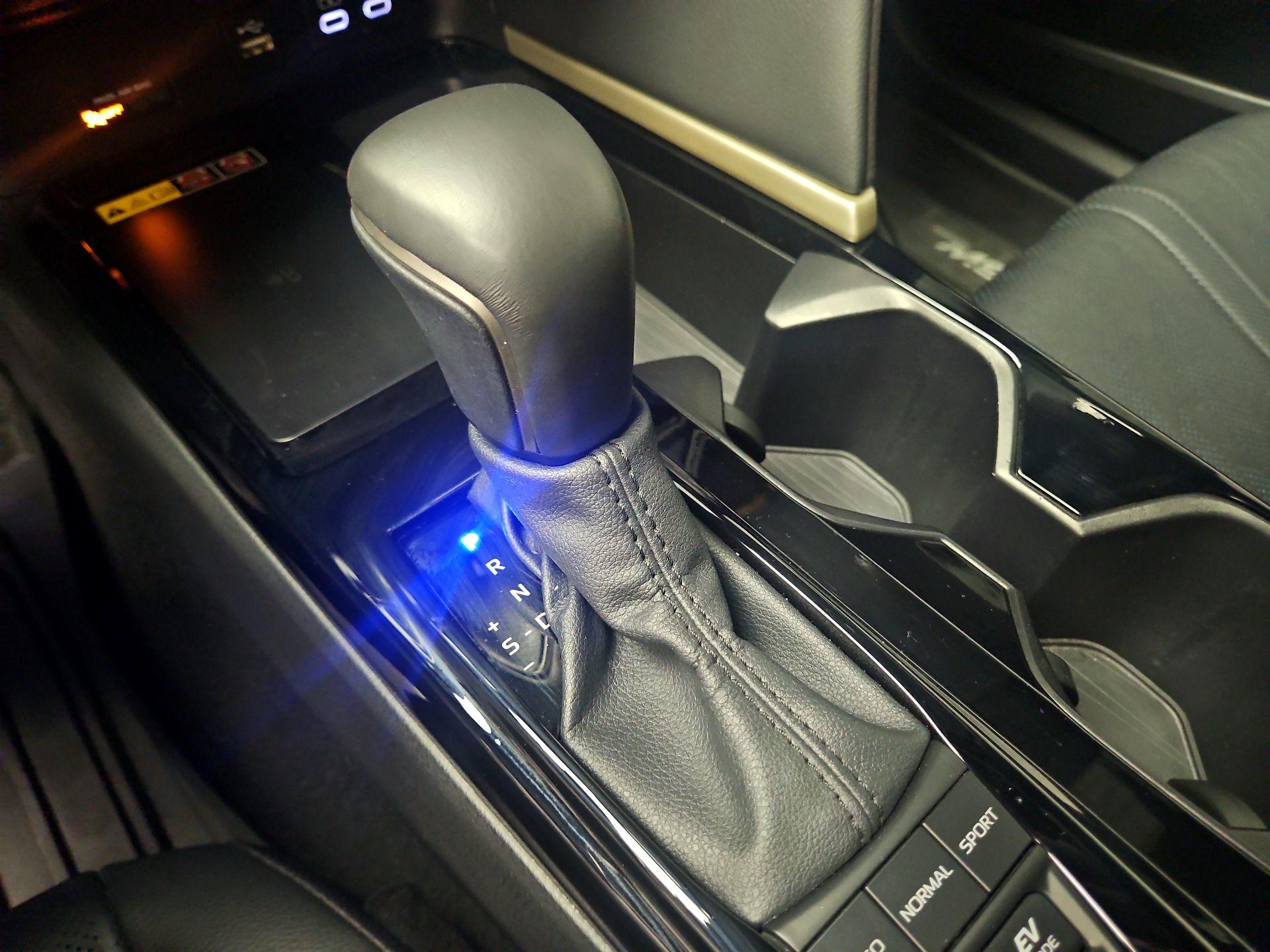 Thumbnail: 2025 Toyota Camry - 18