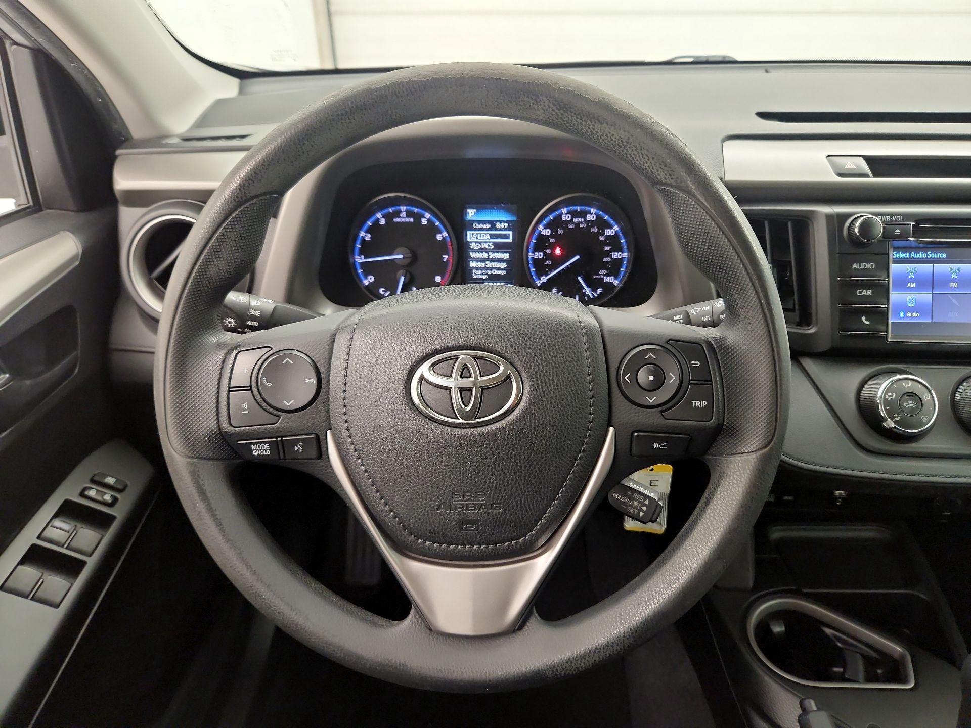 Thumbnail: 2018 Toyota RAV4 - 10