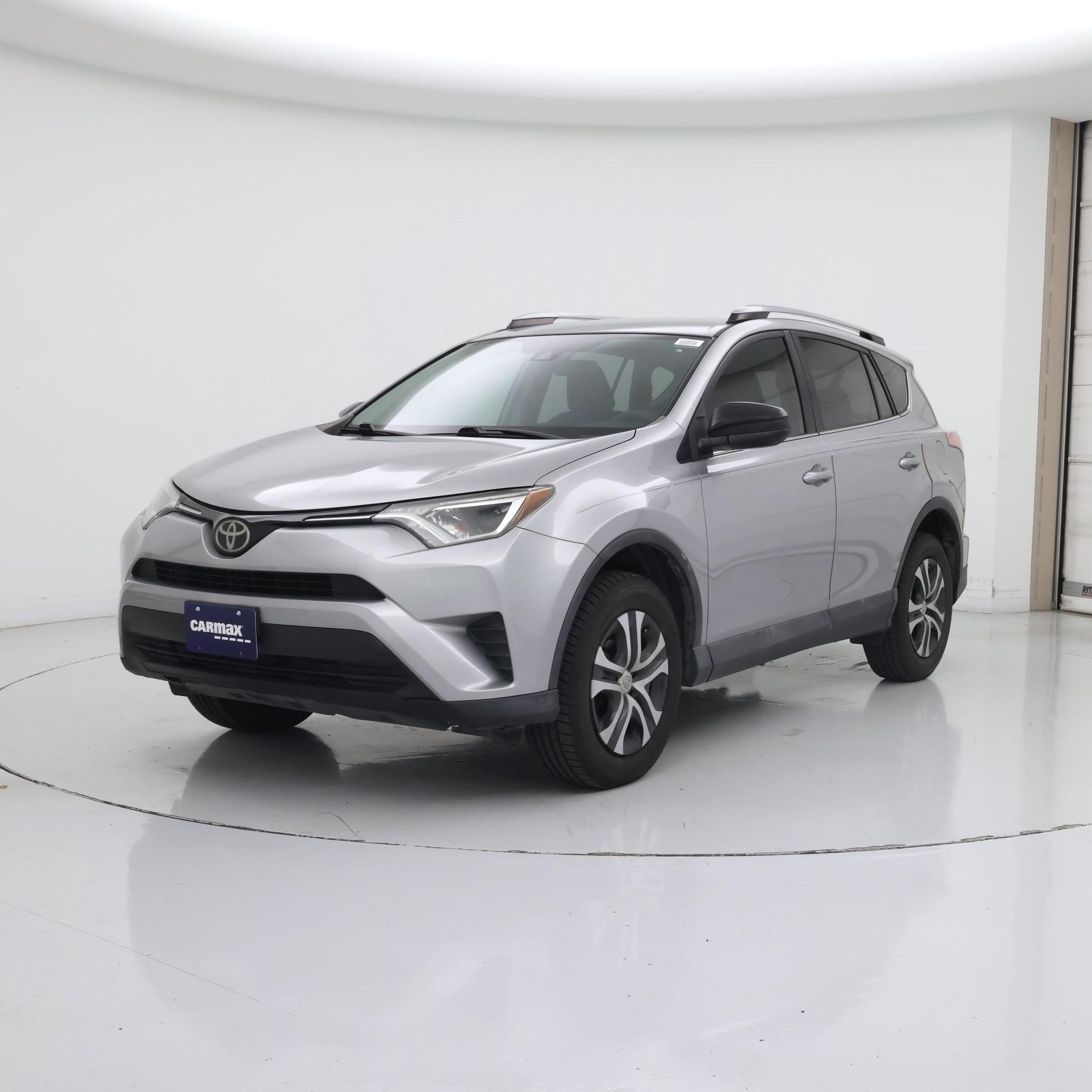 Thumbnail: 2018 Toyota RAV4 - 4
