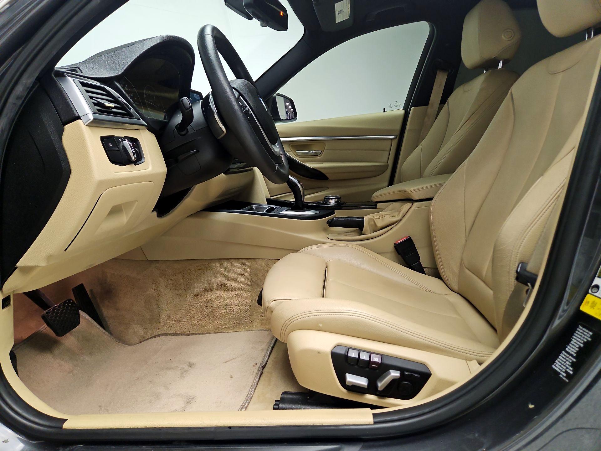 Thumbnail: 2016 BMW 3 Series - 11