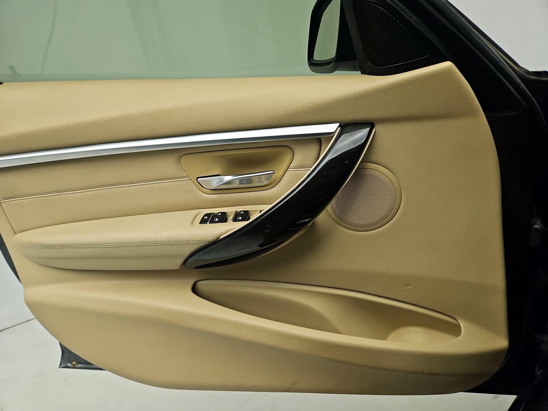 Thumbnail: 2016 BMW 3 Series - 12