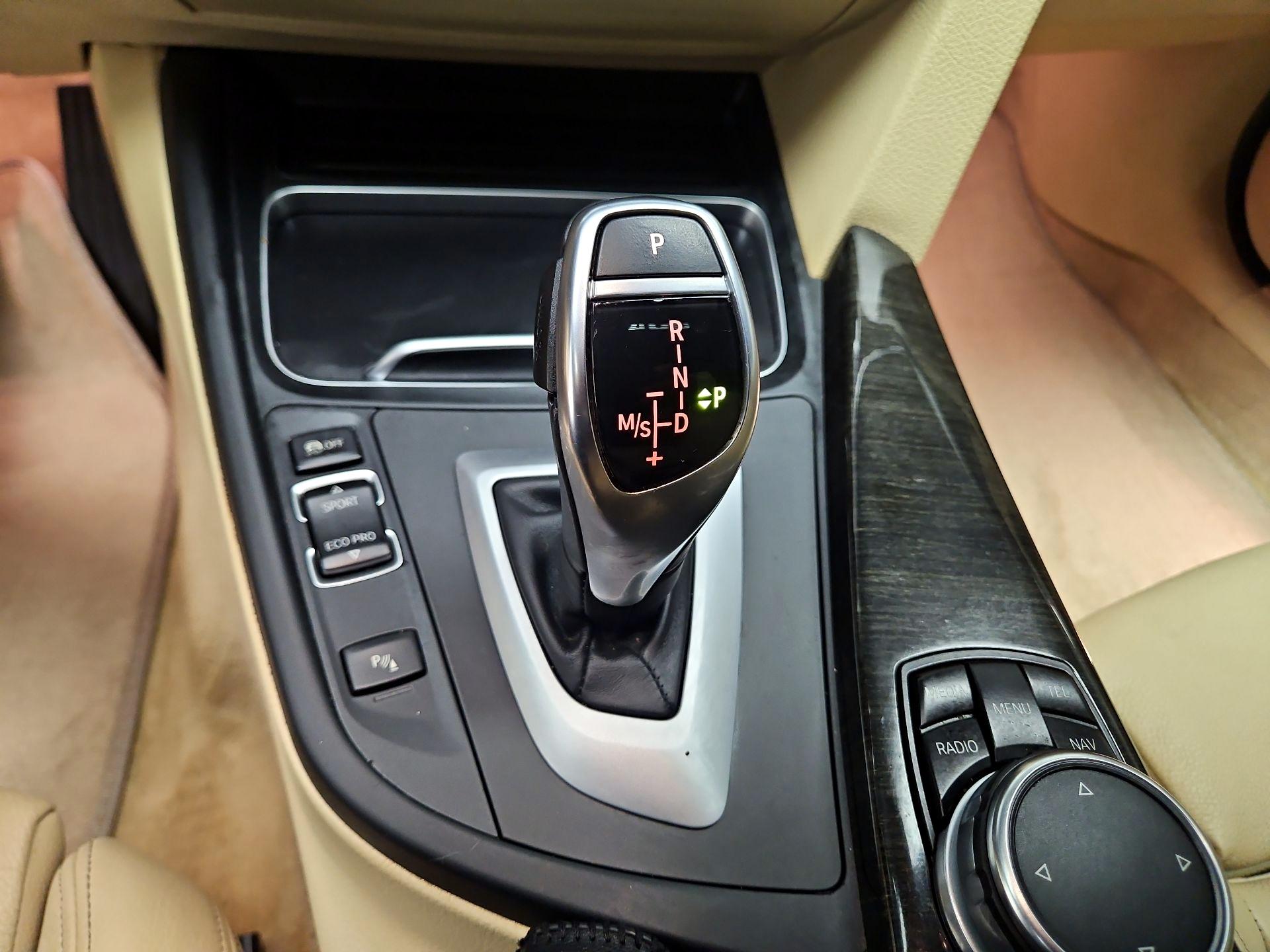 Thumbnail: 2016 BMW 3 Series - 18