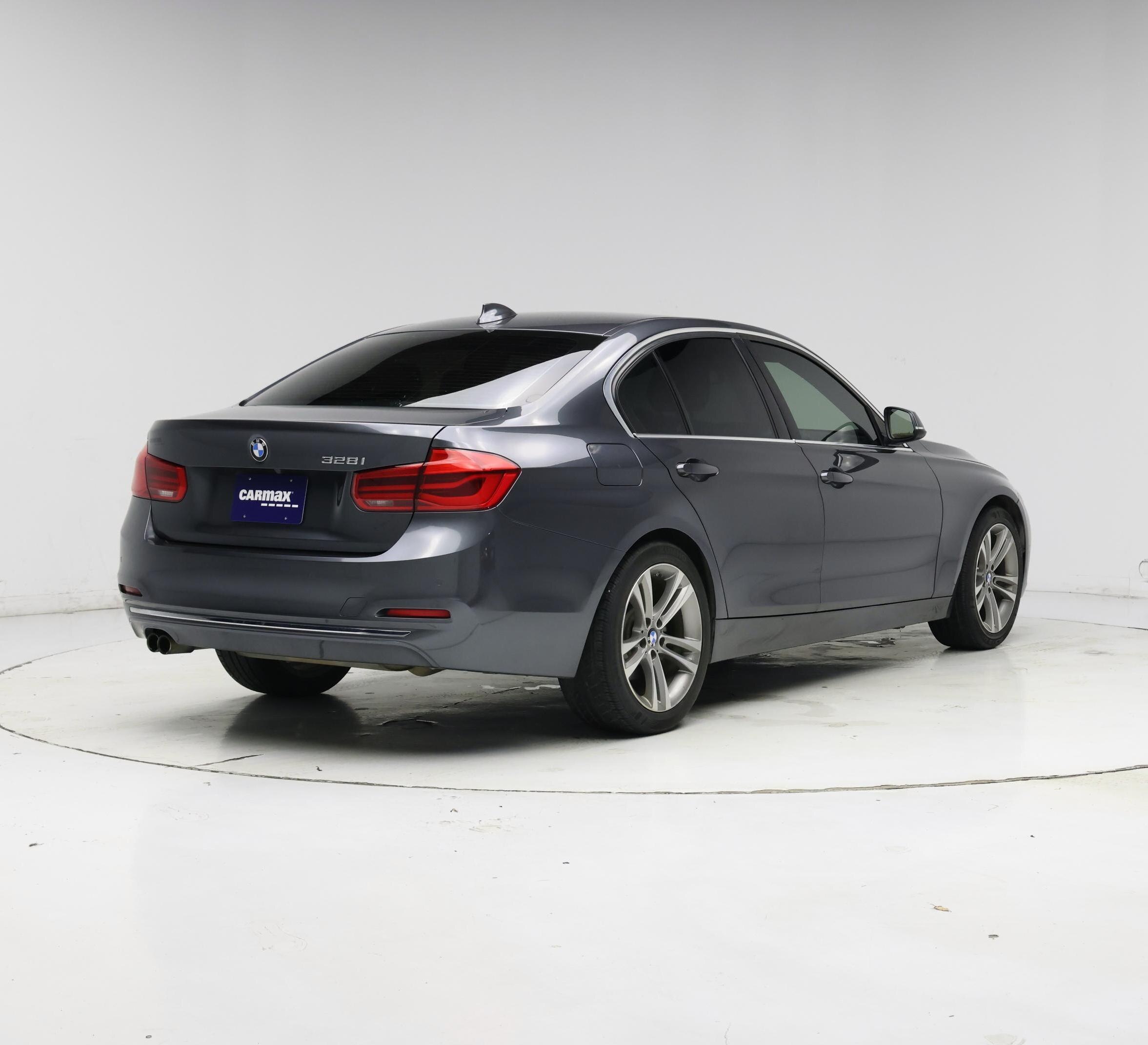 Thumbnail: 2016 BMW 3 Series - 8