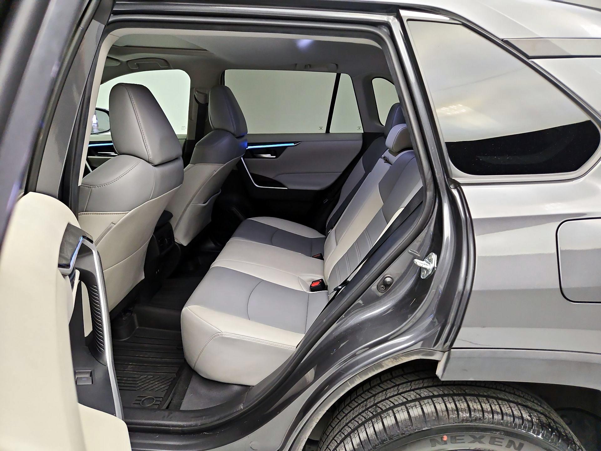 Thumbnail: 2021 Toyota RAV4 - 20