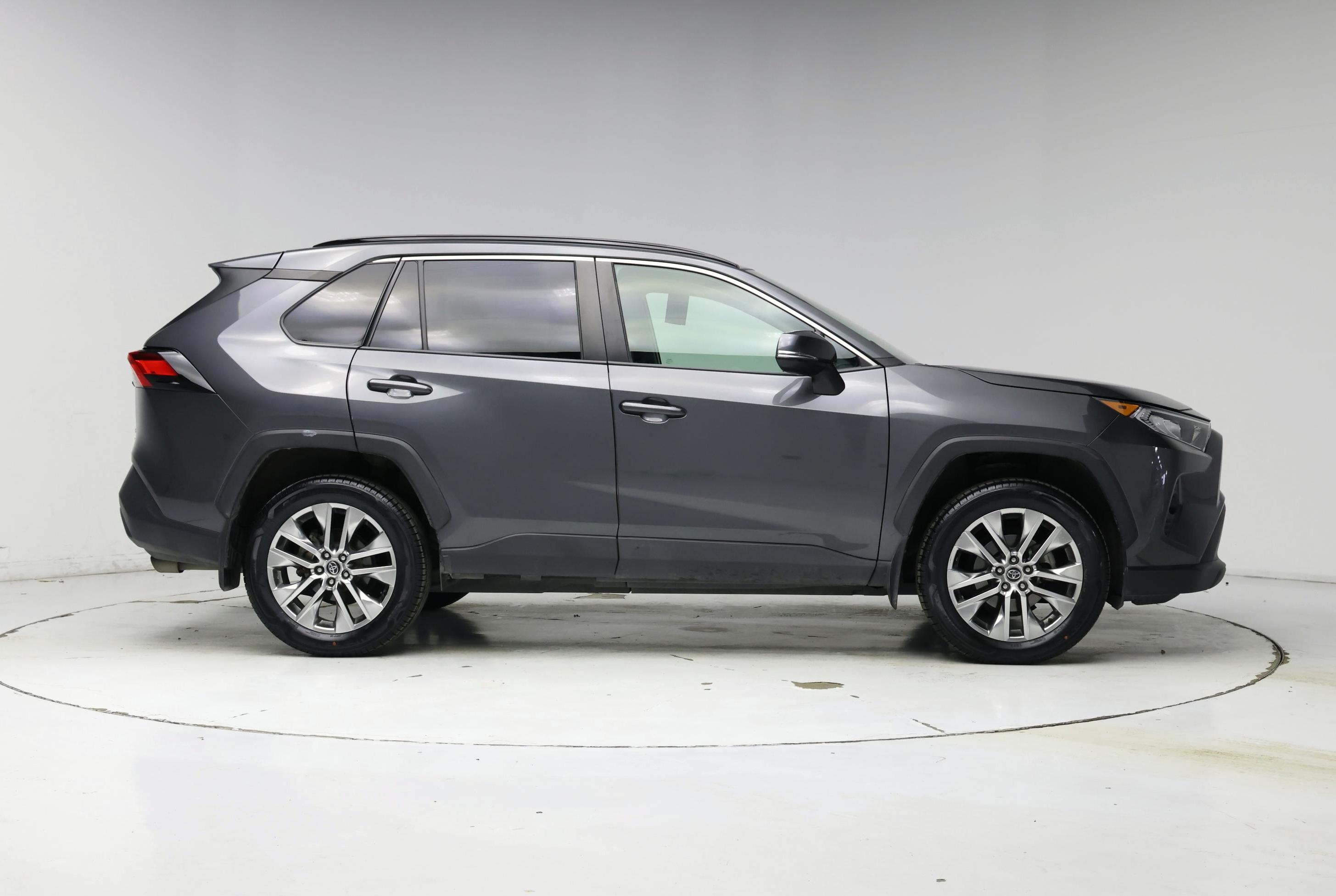 Thumbnail: 2021 Toyota RAV4 - 7