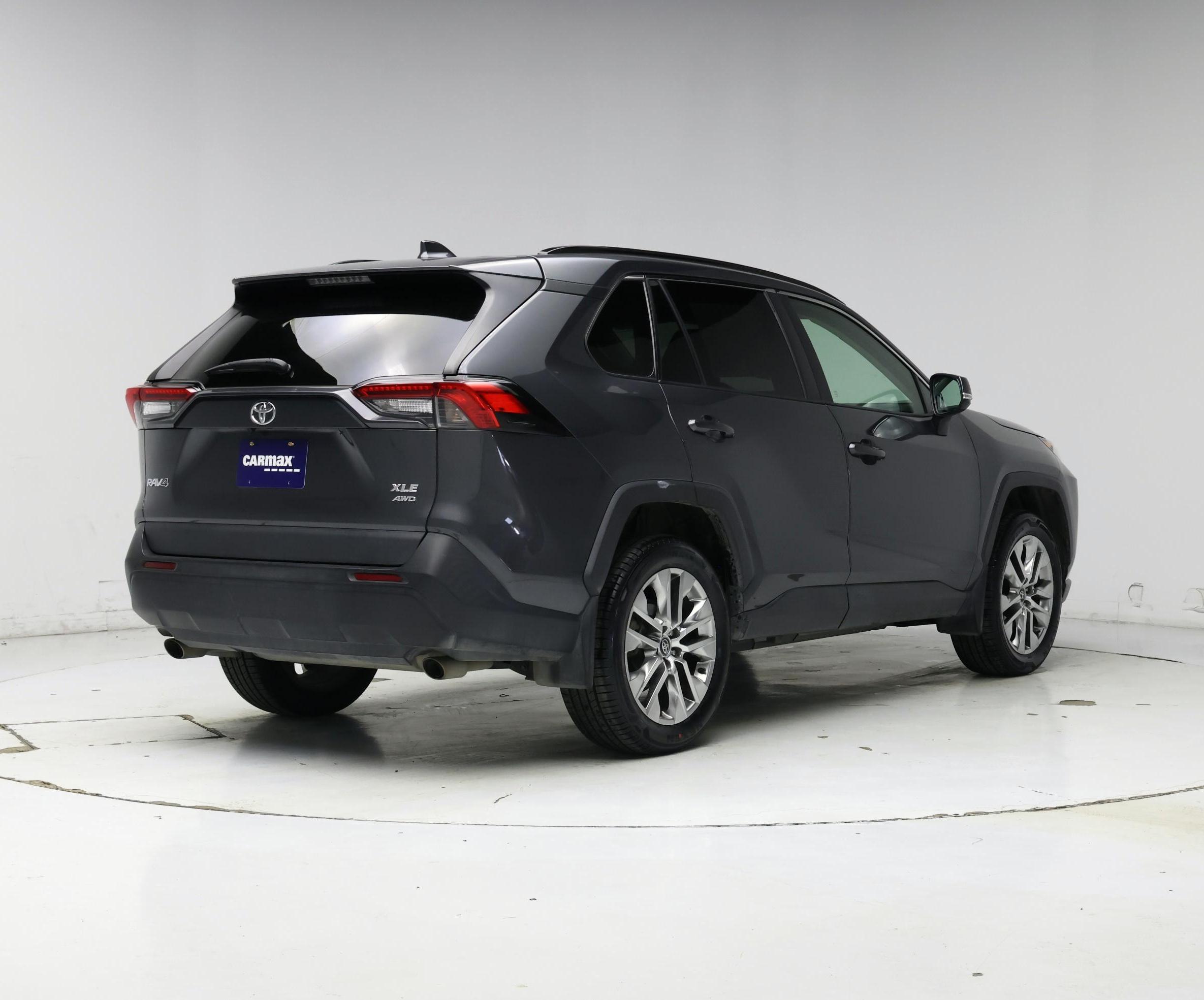 Thumbnail: 2021 Toyota RAV4 - 8