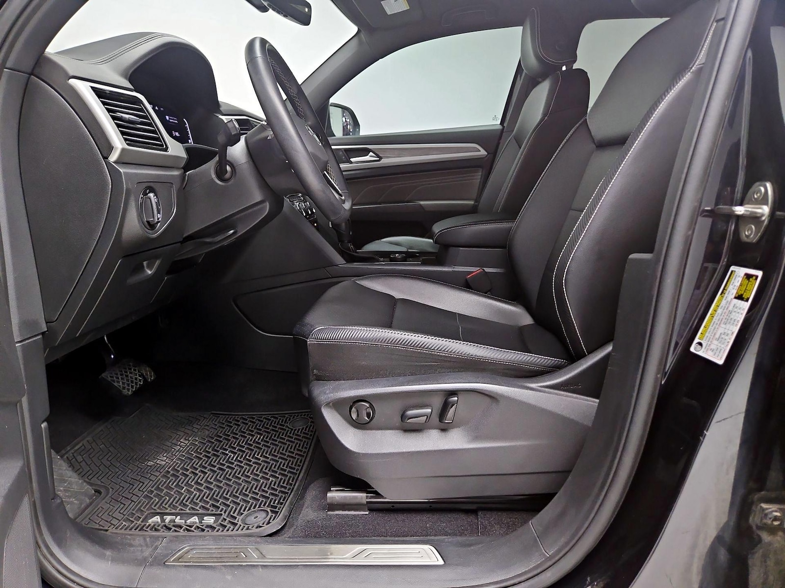 2022 Volkswagen Atlas Cross Sport SE w/Tech - Photo 12